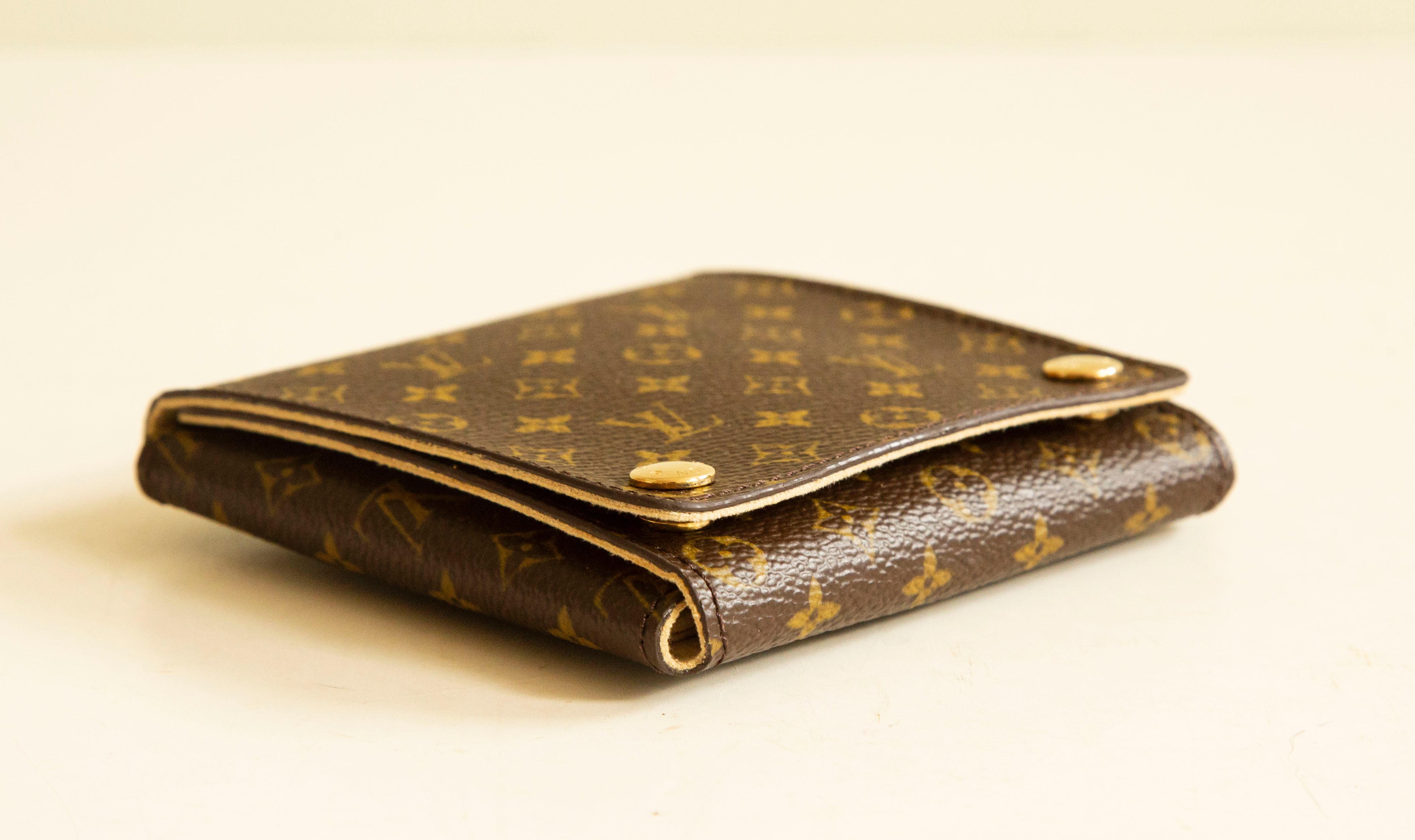 Women's or Men's 2000s Louis Vuitton Necklace Case in Brown Monogram Coated Canvas For Sale