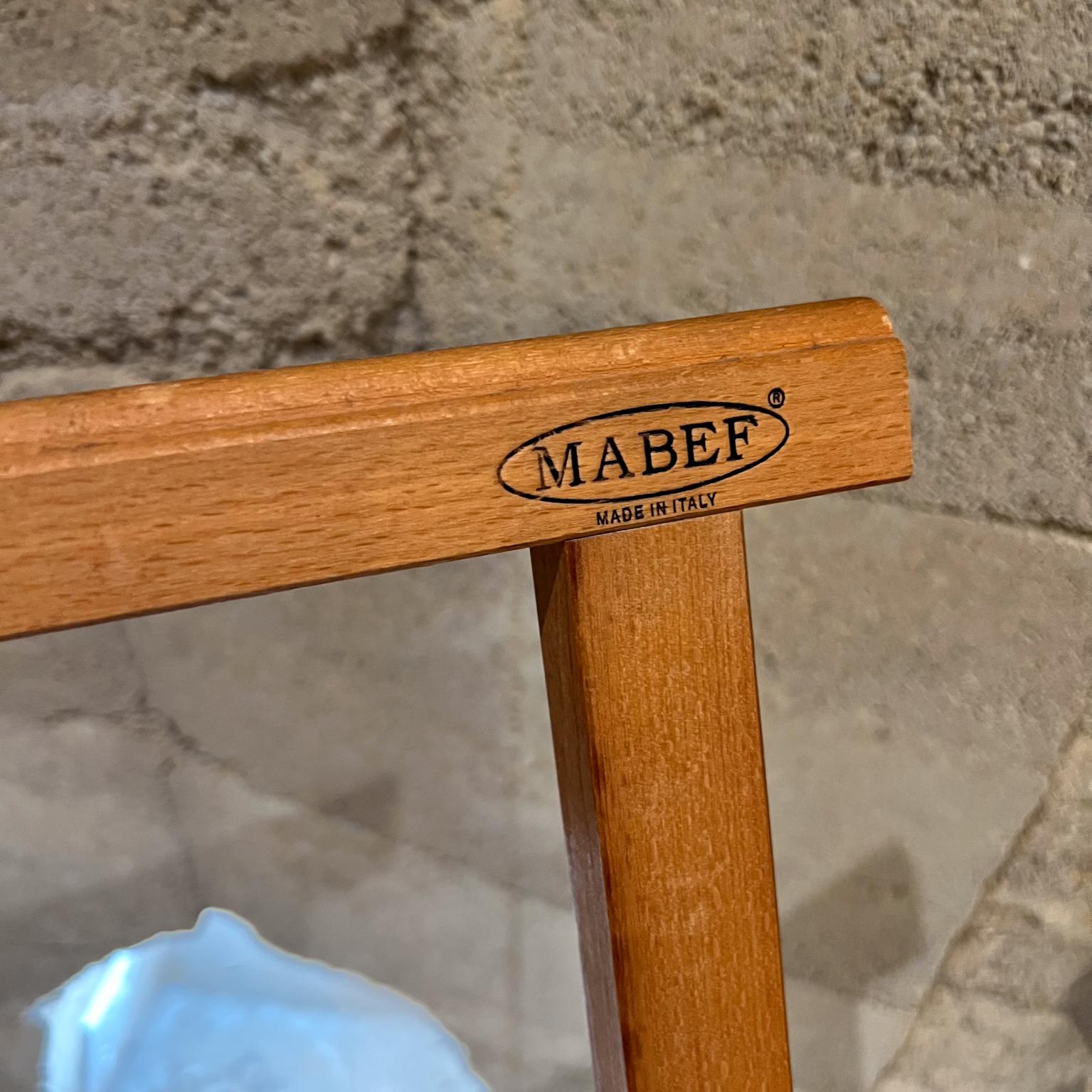 Moderno Mabef, anni 2000, scaffale per stampe in legno Foldes in vendita