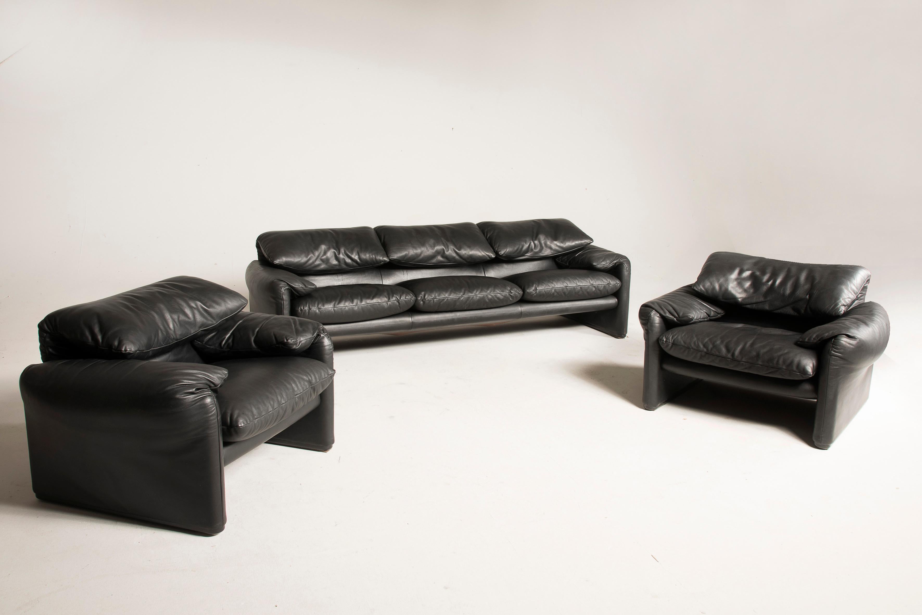 2000s Magistretti Cassina Black Leather Maralunga Three-Seat Sofa and Armchairs 3