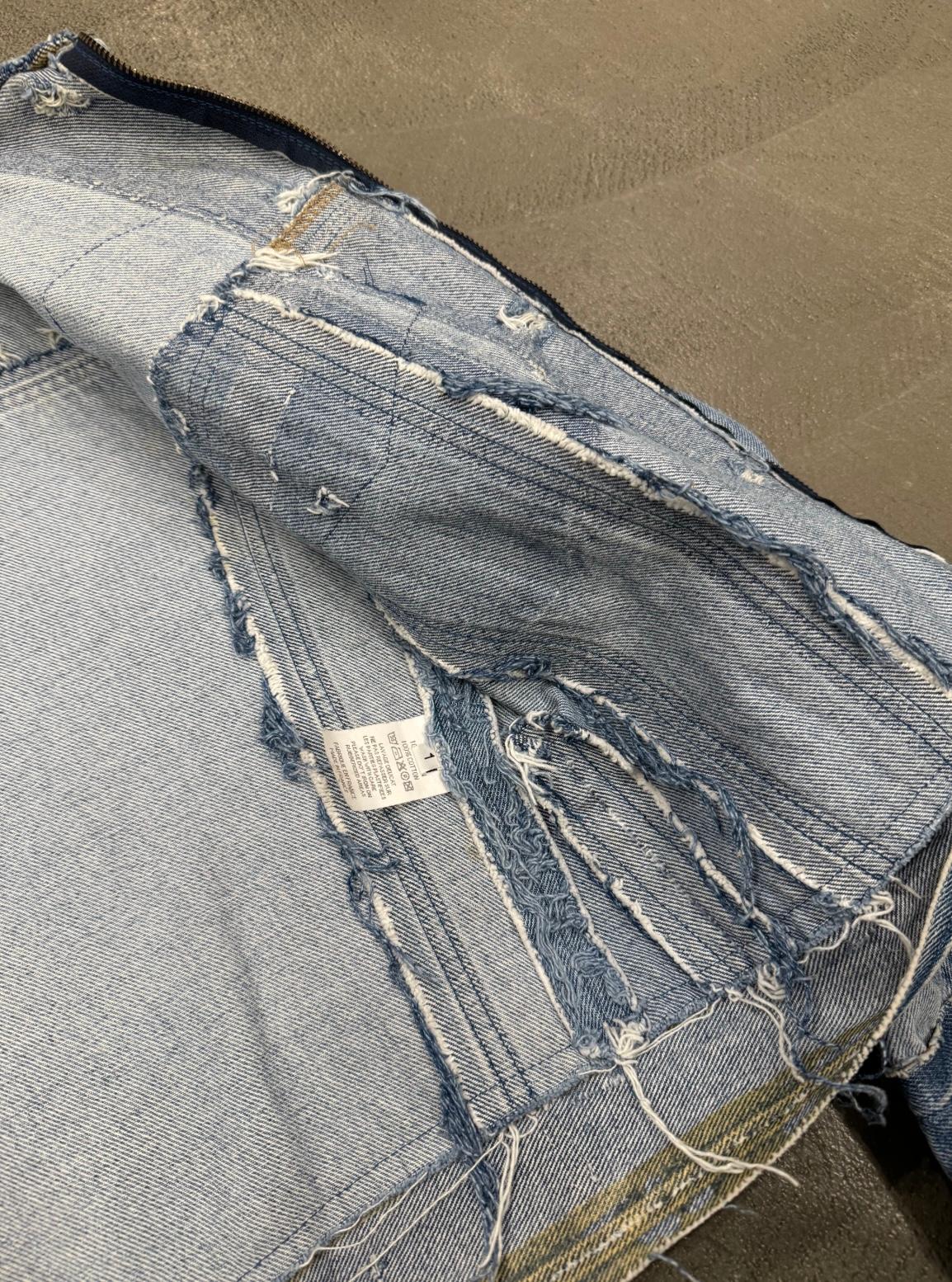 Chaqueta vaquera deconstruida artesanal Maison Margiela años 2000 en venta 5