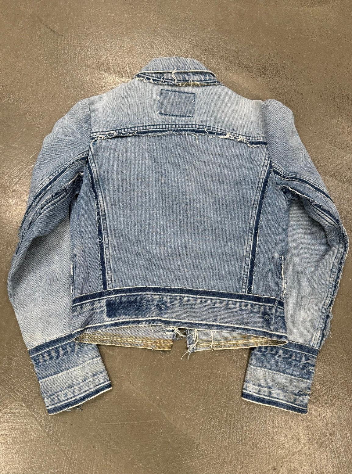 Chaqueta vaquera deconstruida artesanal Maison Margiela años 2000 en venta 1