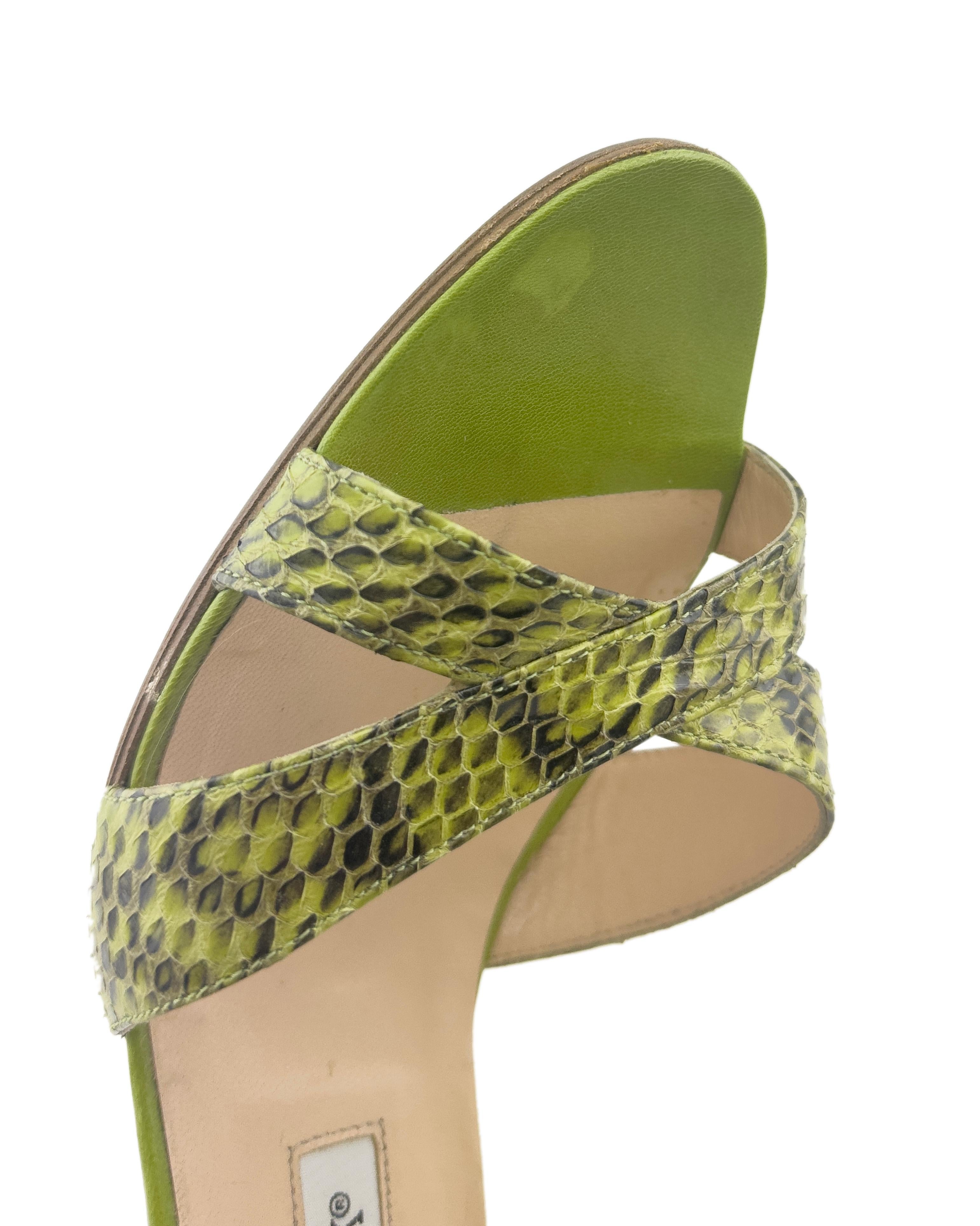 2000er Manolo Blahnik Grüne Callasli-Sandalen mit Slingback-Sandalen im Zustand „Gut“ im Angebot in Toronto, Ontario