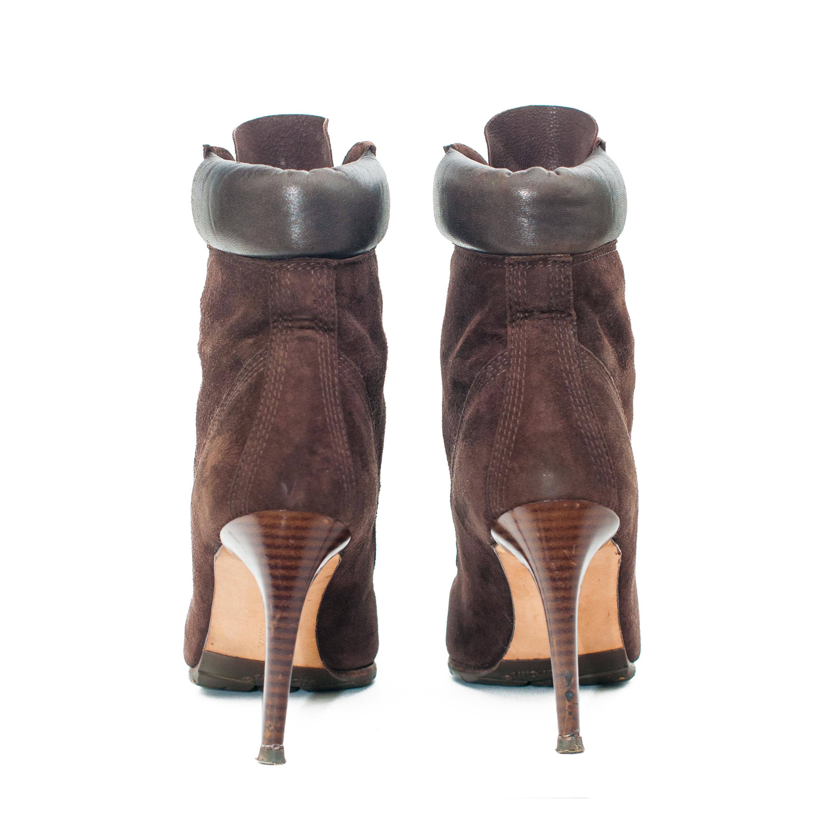 Manolo blahnik timberland heels on sale