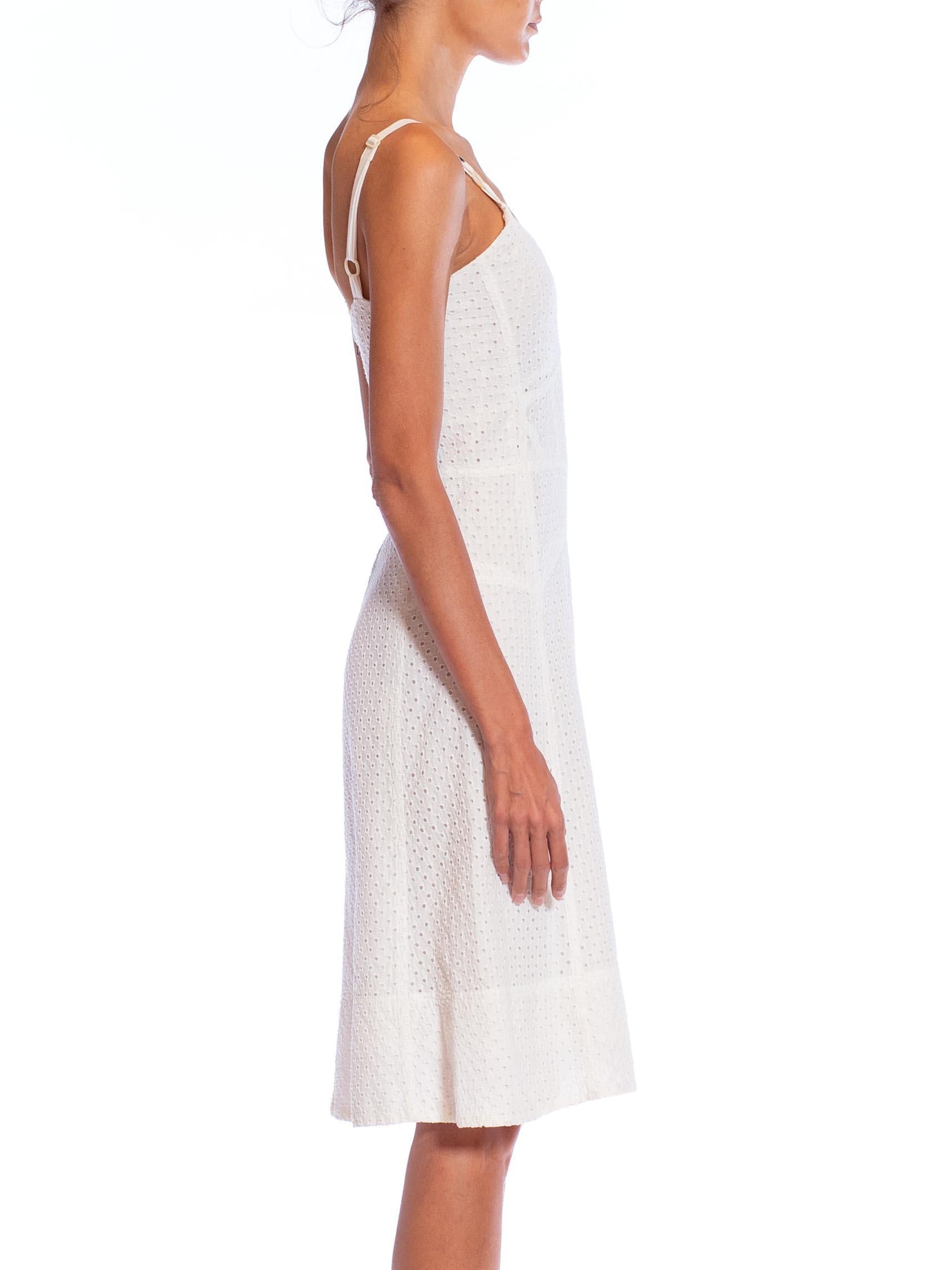 2000er MARC JACOBS Weißes Sommerkleid aus Baumwolle mit Ösen und Spitze im Zustand „Hervorragend“ im Angebot in New York, NY