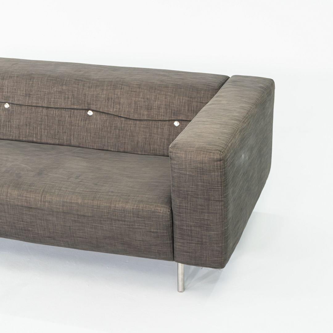 2000s Marcel Wanders para MOOOI Sofá Bottoni de tres plazas en tejido gris Siglo XXI y contemporáneo en venta