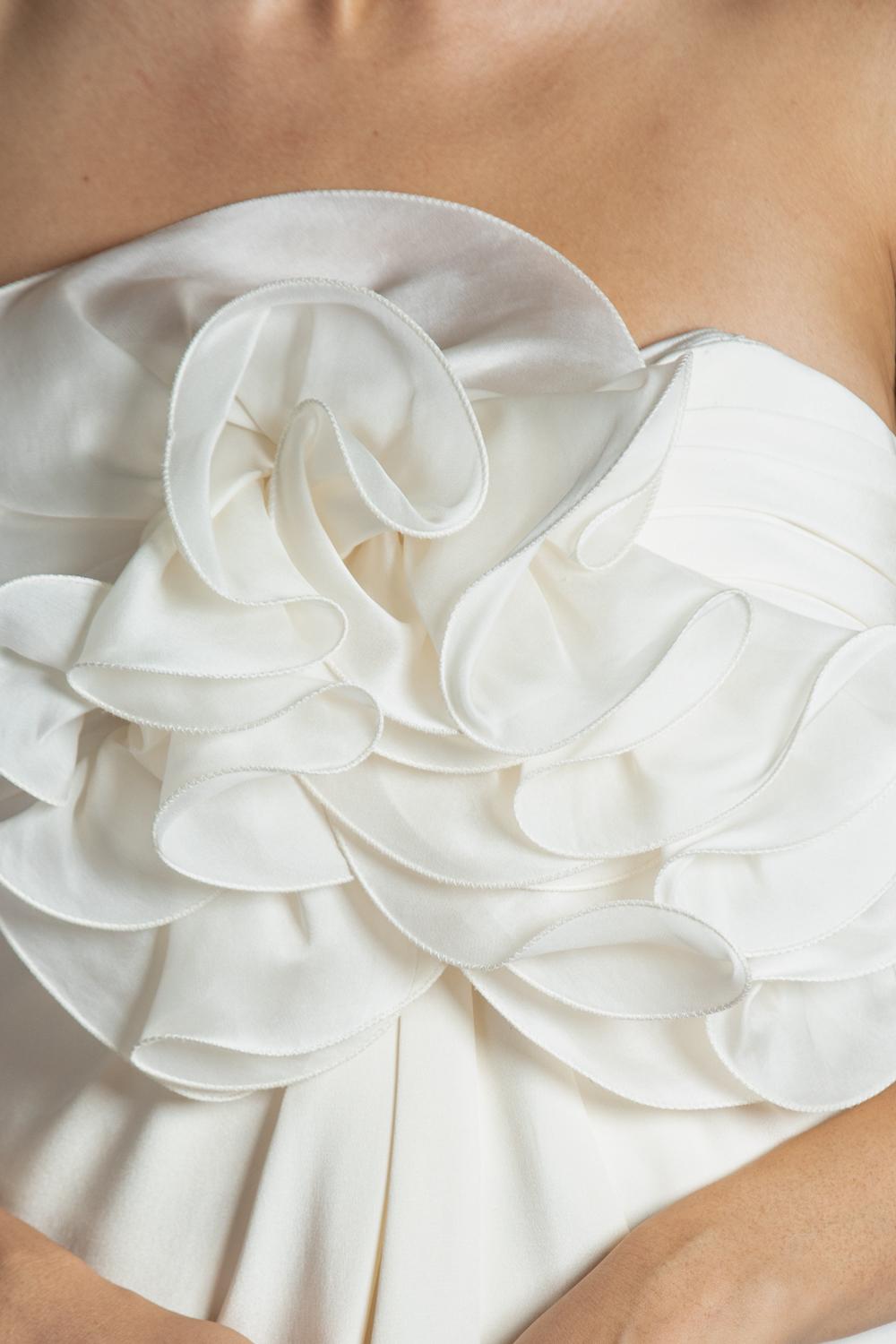 2000S MARCHESA Cream Silk Faille Strapless Gown For Sale 3