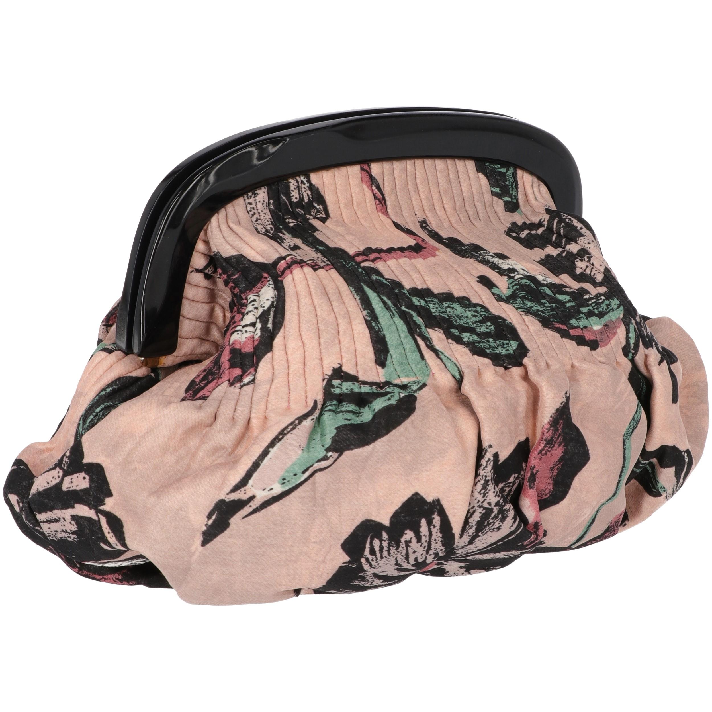 Marni clutch bag pink with floral pattern, decorative stitching, snap closure in black pvc and buckle, gathering at the bottom and beige lining with finished inside pocket.

The product shows slight signs of wear on the metal part inside as shown in