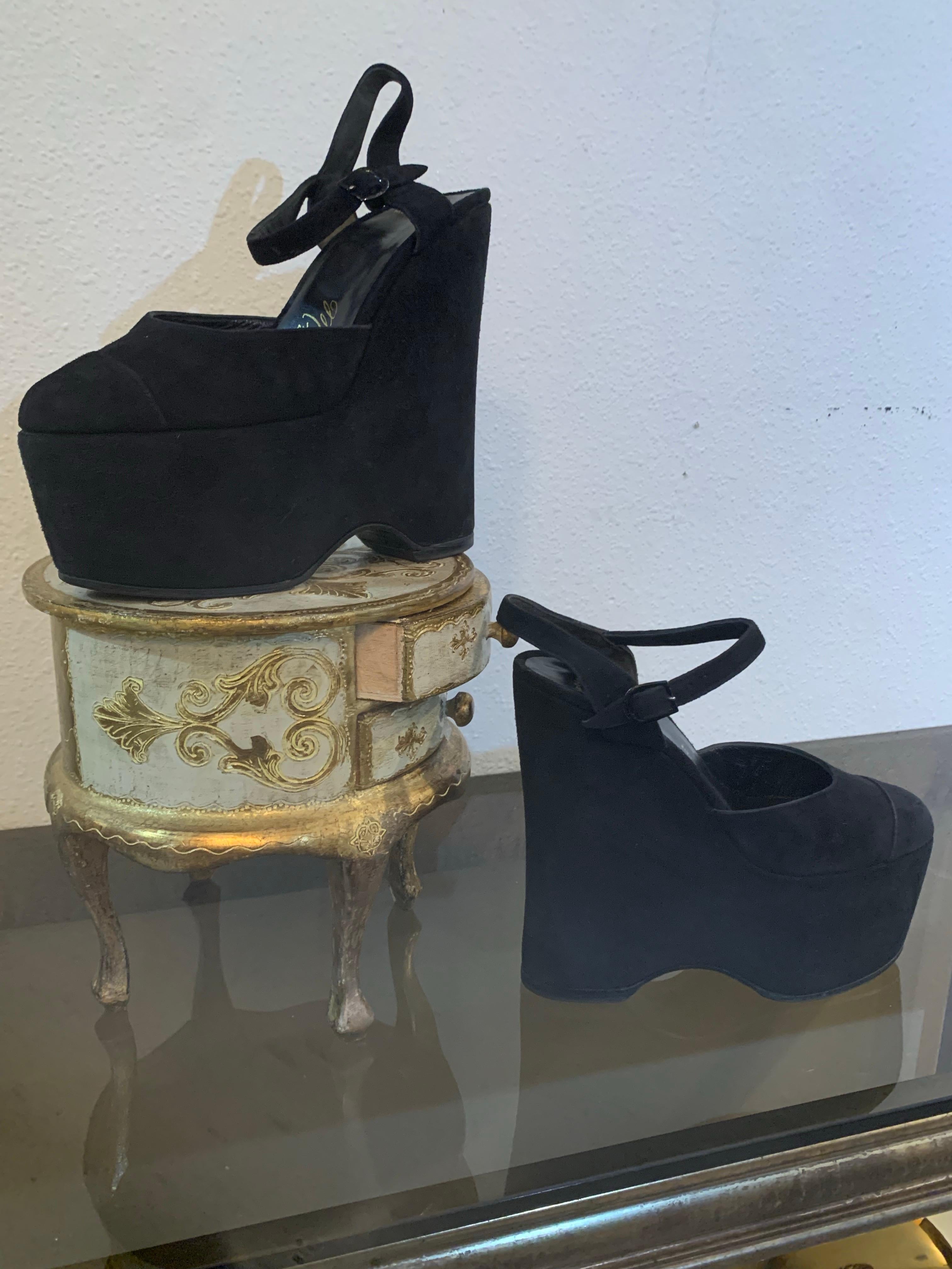 2000s Massaro - Paris Black Suede Wedge-Heel Platform w Ankle Straps In New Condition For Sale In Gresham, OR