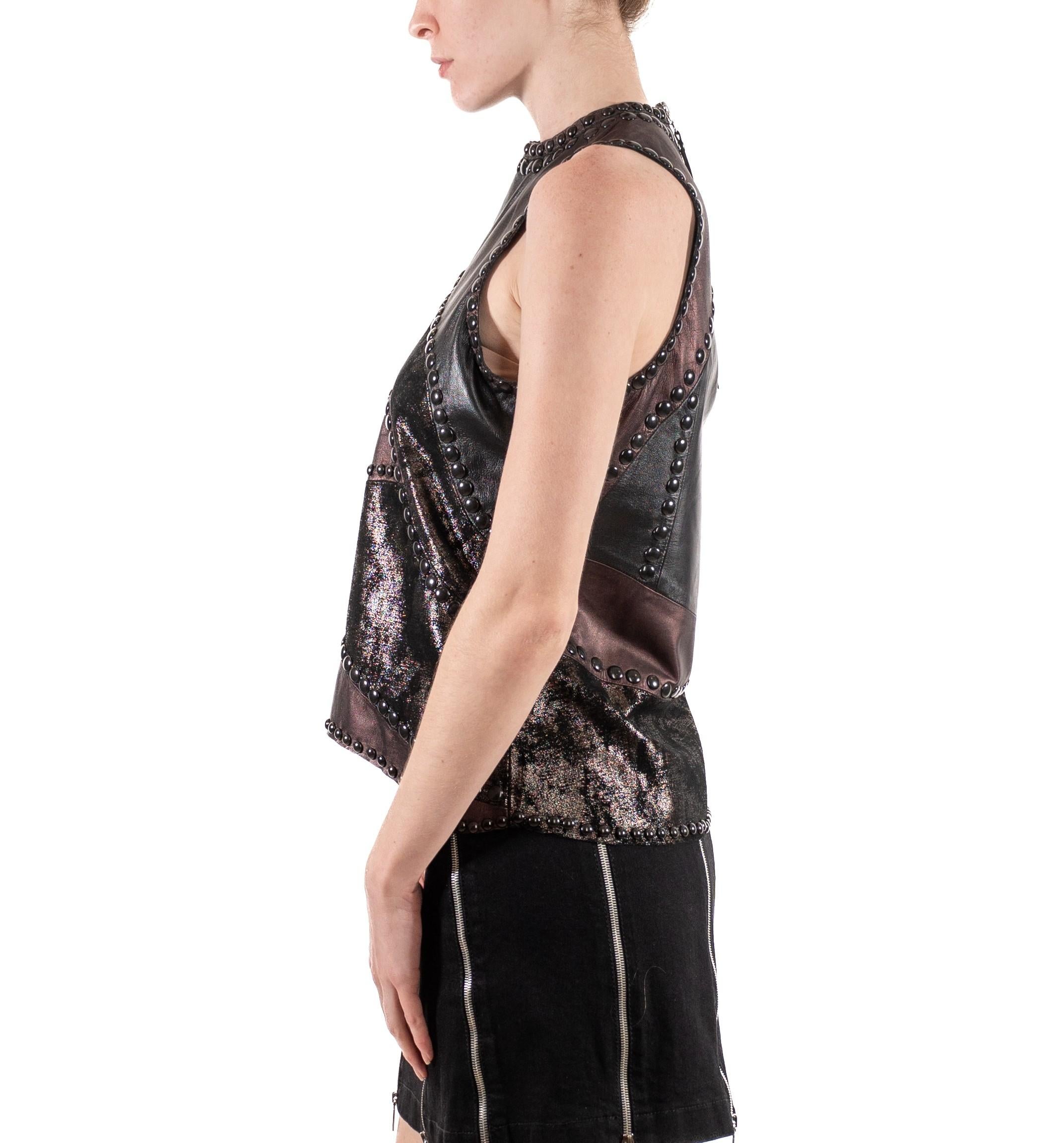 Noir 2000S - Top patchwork en cuir noir métallisé clouté en vente