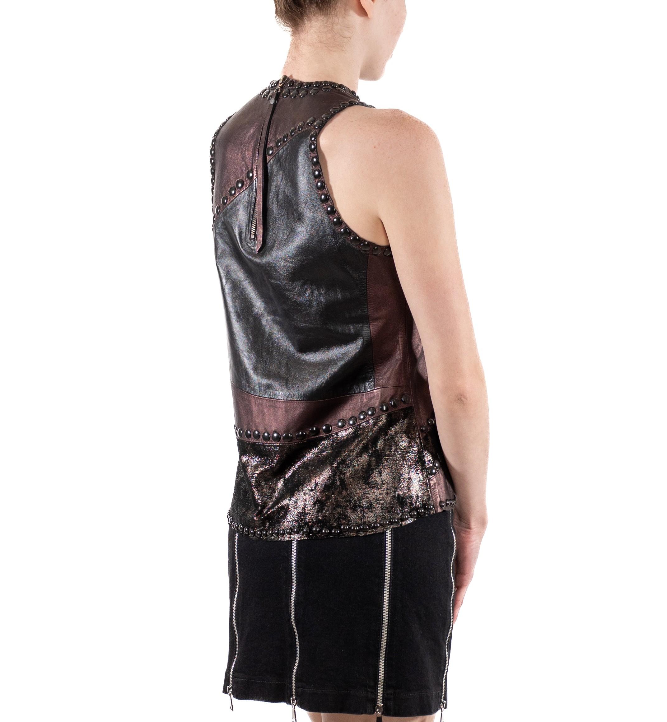 2000S - Top patchwork en cuir noir métallisé clouté en vente 1