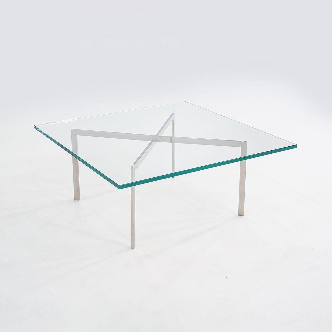 Américain Table basse Mies van der Rohe Barcelona des années 2000 en acier inoxydable et verre en vente