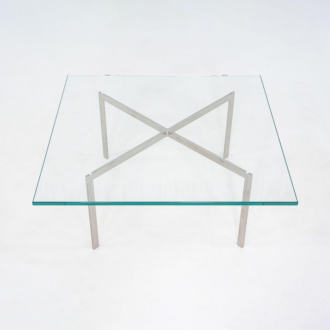 XXIe siècle et contemporain Table basse Mies van der Rohe Barcelona des années 2000 en acier inoxydable et verre en vente