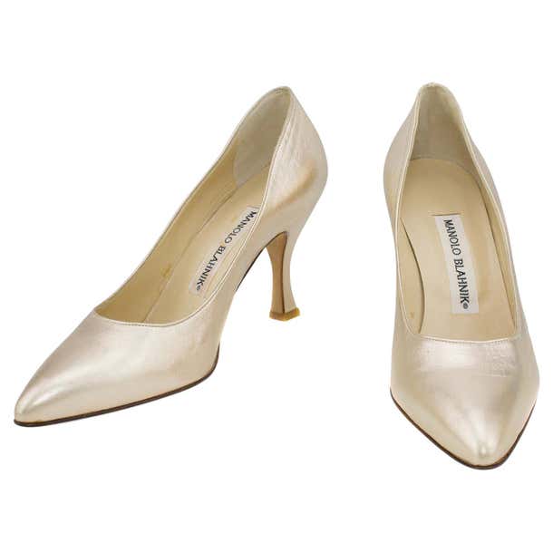 2000's Mint Manolo Blahnik Gold Leather High Heels For Sale at 1stDibs