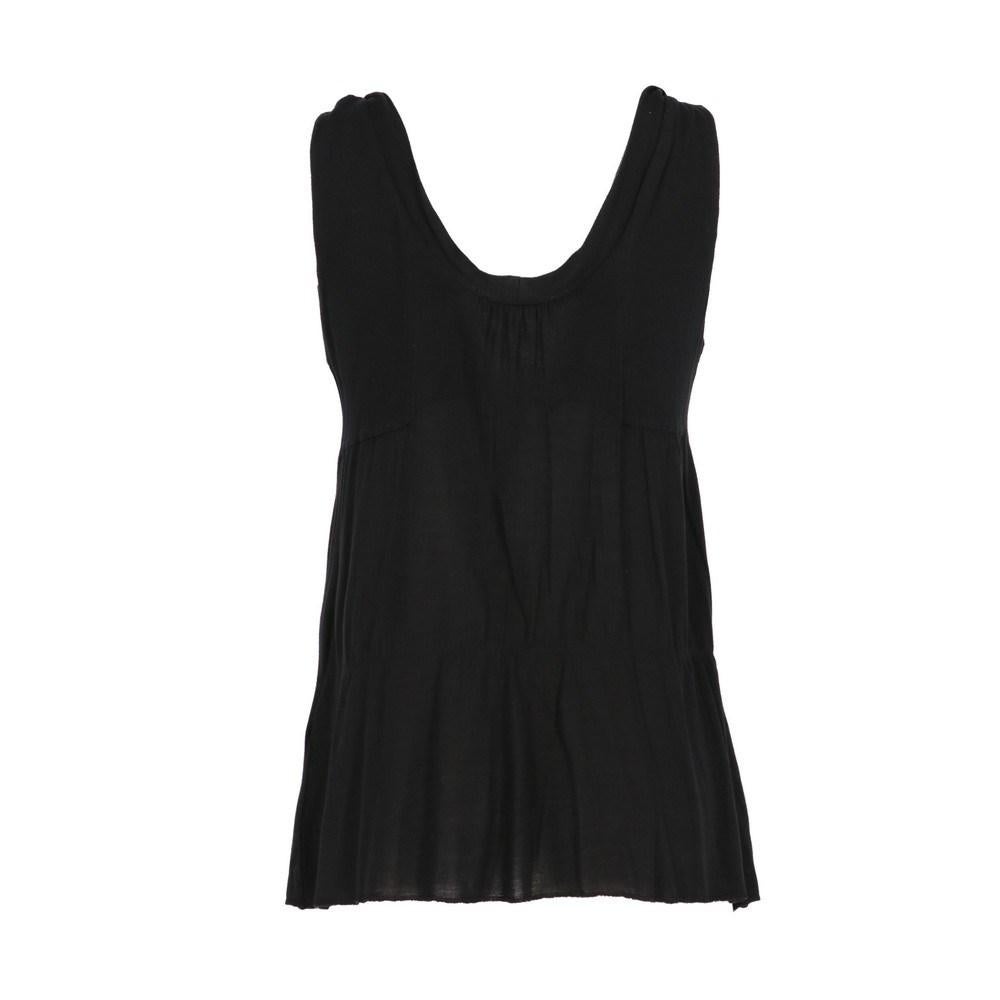 Miu Miu black tank top. Deep plunge V-neck collar, high waistline and pleated design.

Size: S

Flat measurements
Height: 65 cm
Bust: 39 cm

Product code: X0723

Composition: 100% Modal

Made in: Italy

Condition: Very good conditions