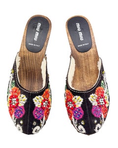 2000er Miu bestickte hölzerne Kitten Heel-Kleider mit Absatz