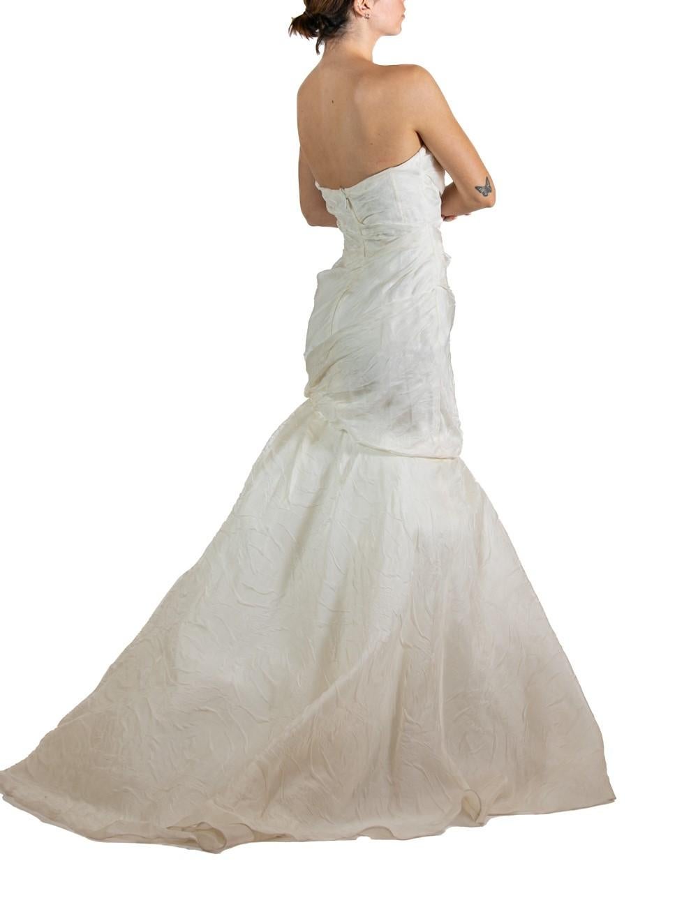 Women's 2000S MONIQUE LHUILLIER White Silk Tulle Gown For Sale