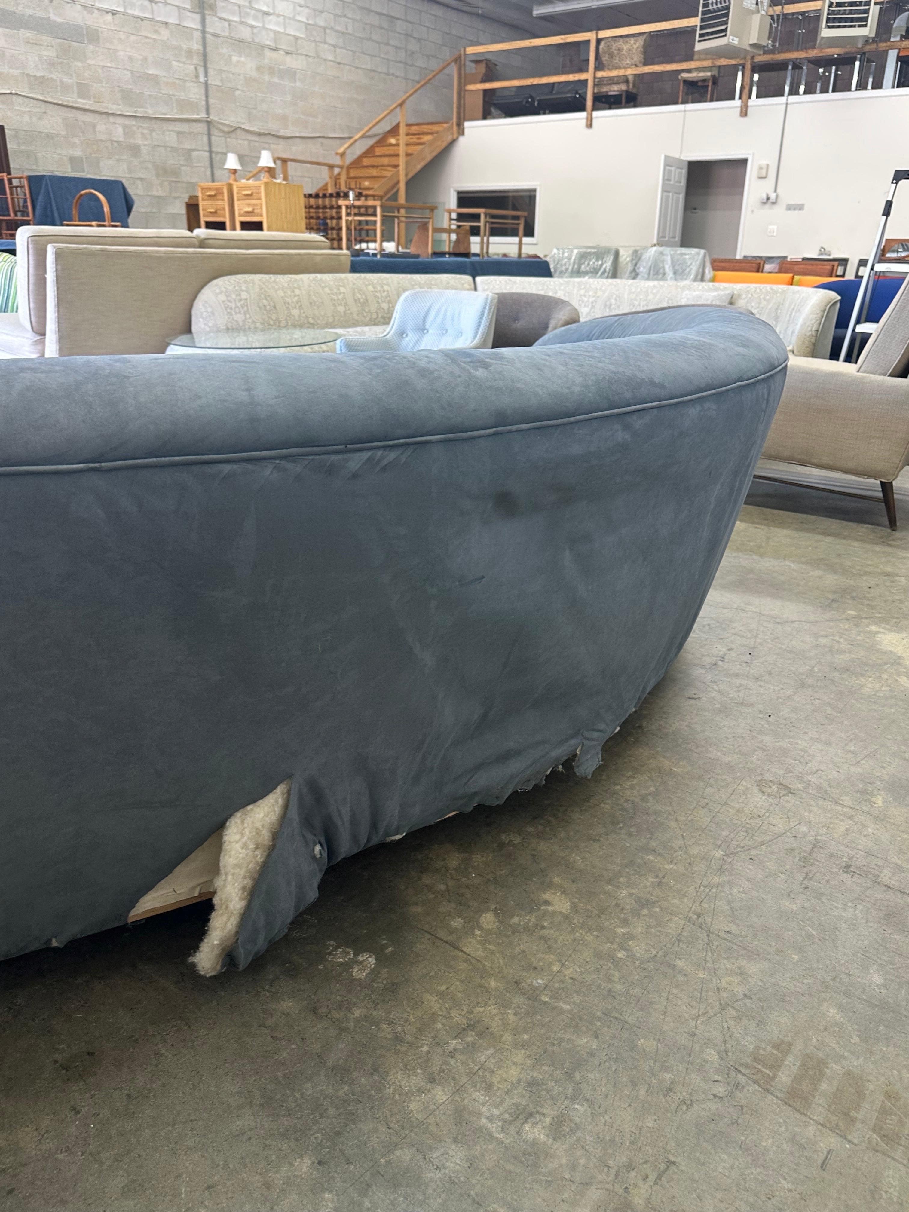 2000s Monumental Vladimir Kagan Serpentine Sofa For Sale 4