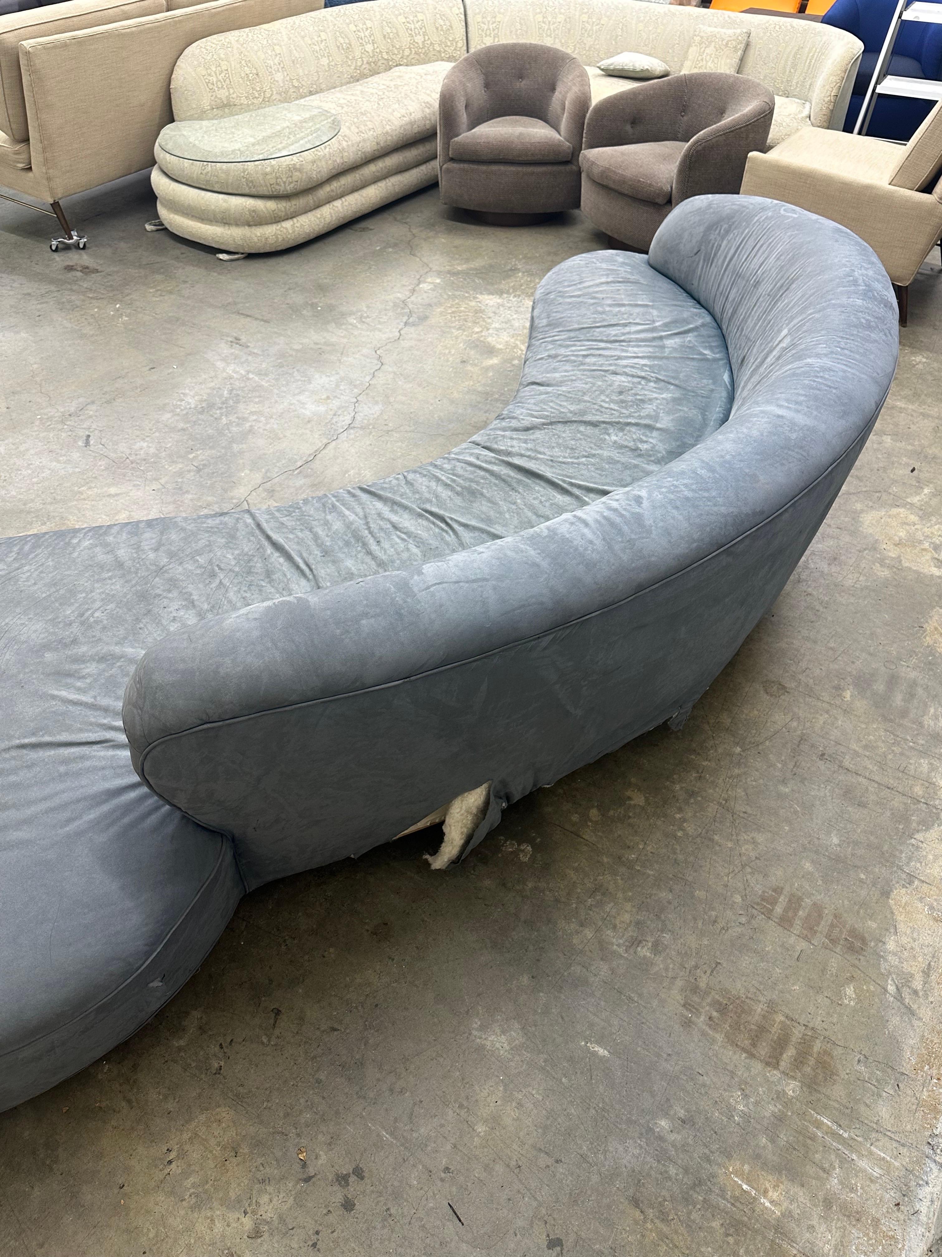 2000s Monumental Vladimir Kagan Serpentine Sofa For Sale 2