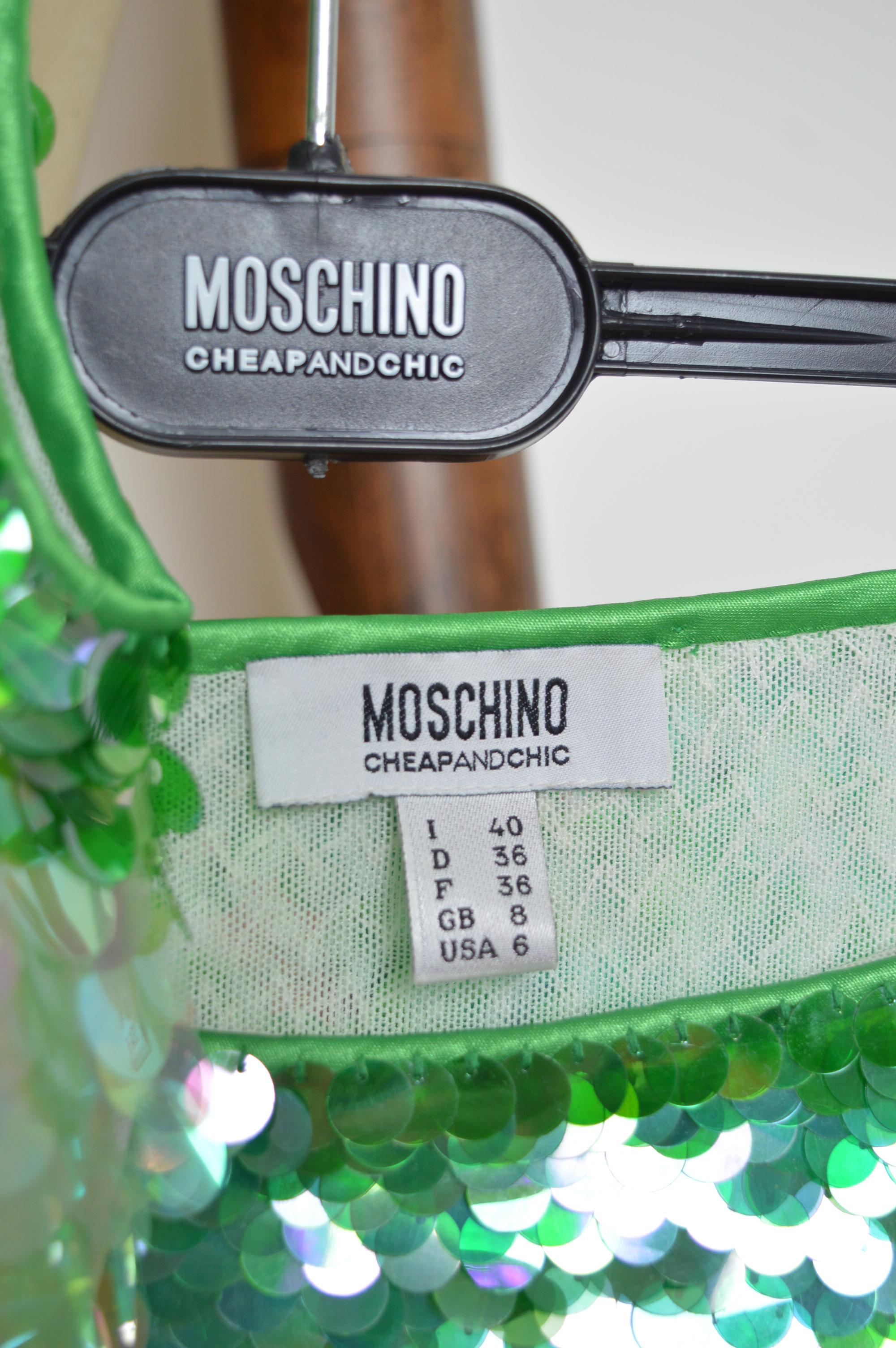 Ensemble débardeur et jupe à paillettes irisées MOSCHINO des années 2000 Pour femmes en vente