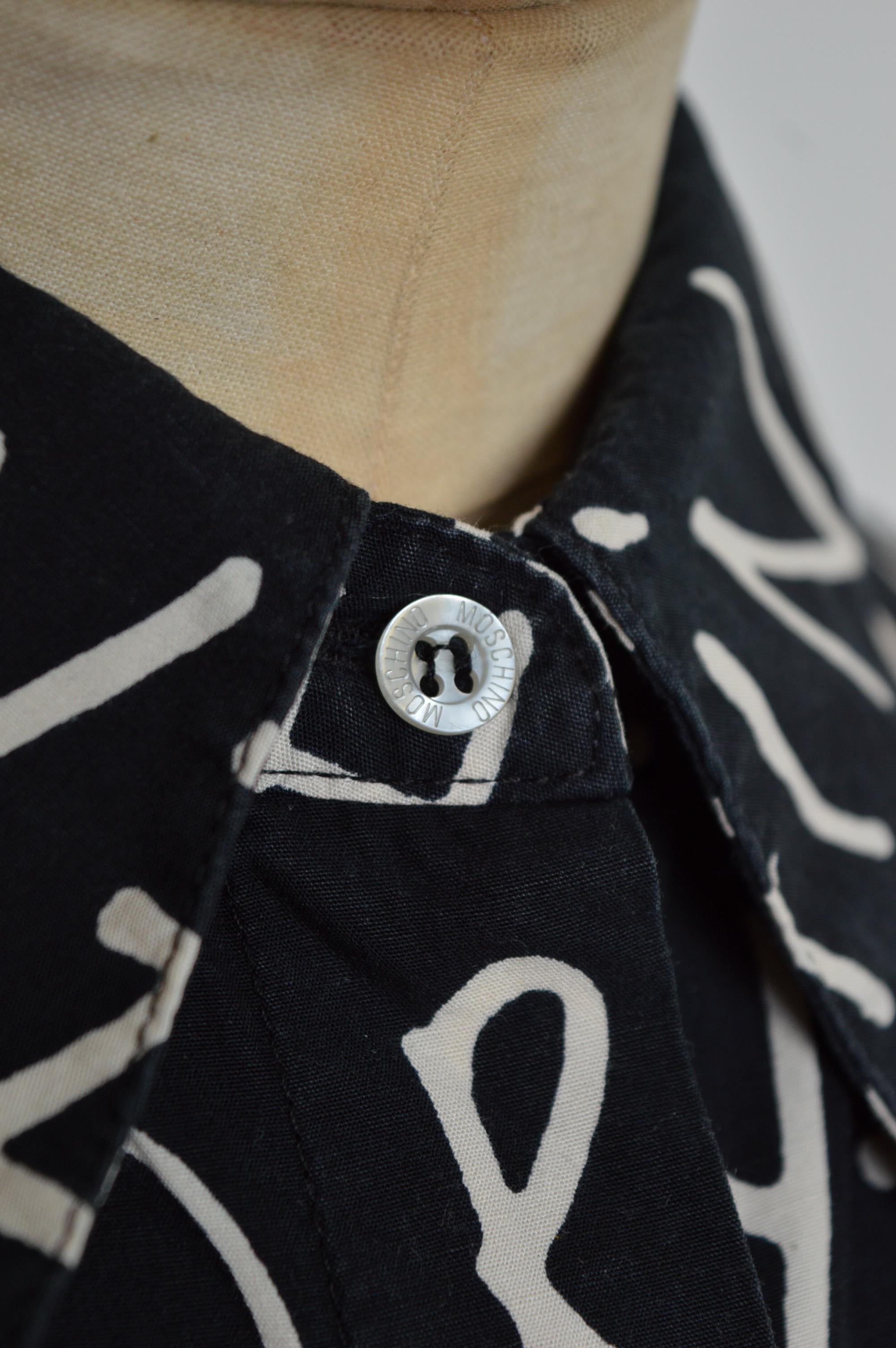 2000's MOSCHINO off key Alphabet print Black Cotton long sleeve pattern Shirt Bon état - En vente à Sheffield, GB