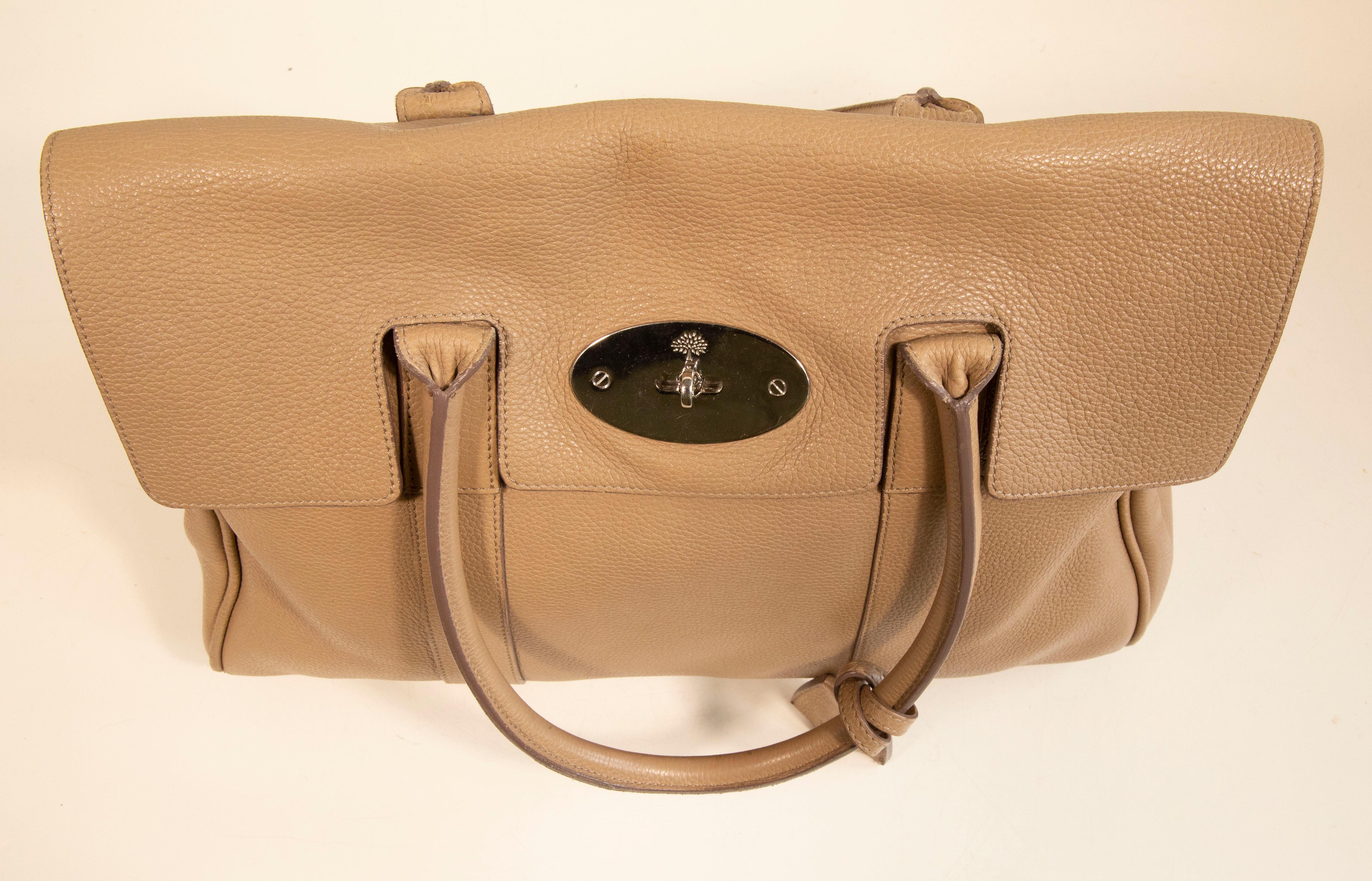 2000s Mulberry Beige Leather Bayswater Top Handle Bag For Sale 1
