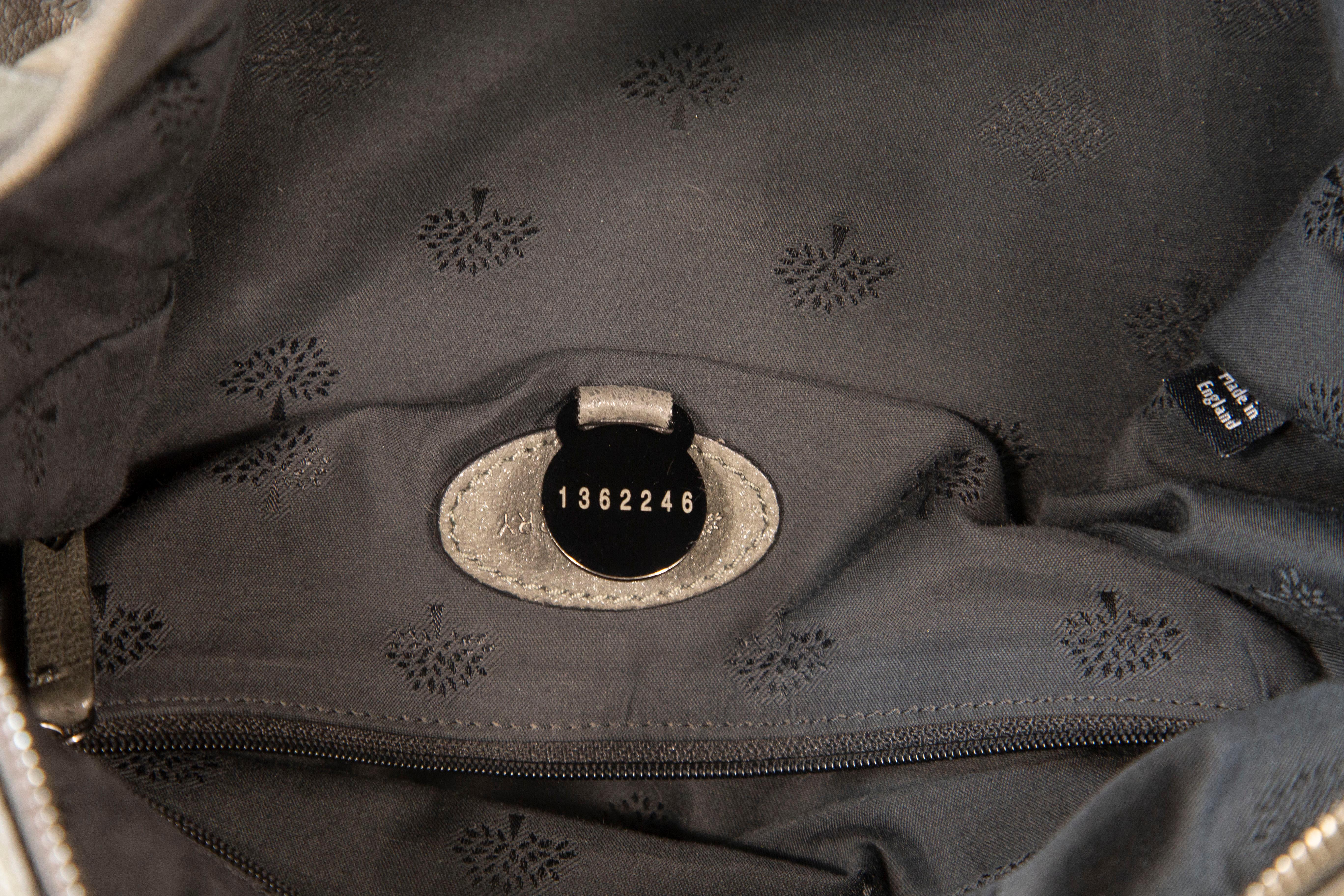 2000s Mulberry Gray Leather Large 2-Way Bag Shoulder Bag Top Handle Bag For Sale 7