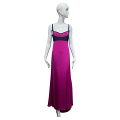 Robe de soirée en soie à blocs de couleur fuchsia et noir, signée Narciso Rodriguez, des années 2000