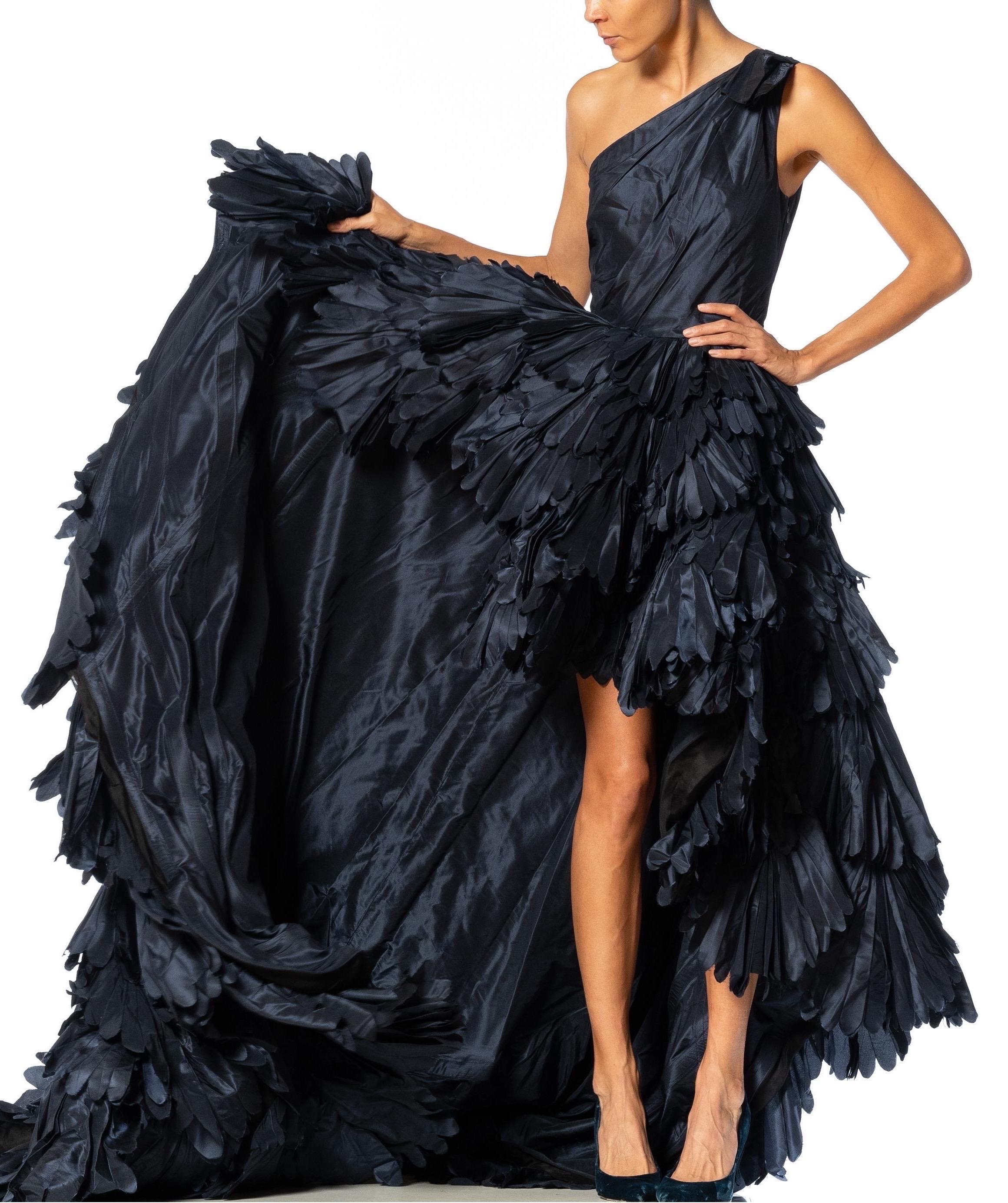 2000S Navy Blue Dramatic Silk Taffeta Trained Gown Covered In Pleated Ruffles In Excellent Condition For Sale In New York, NY