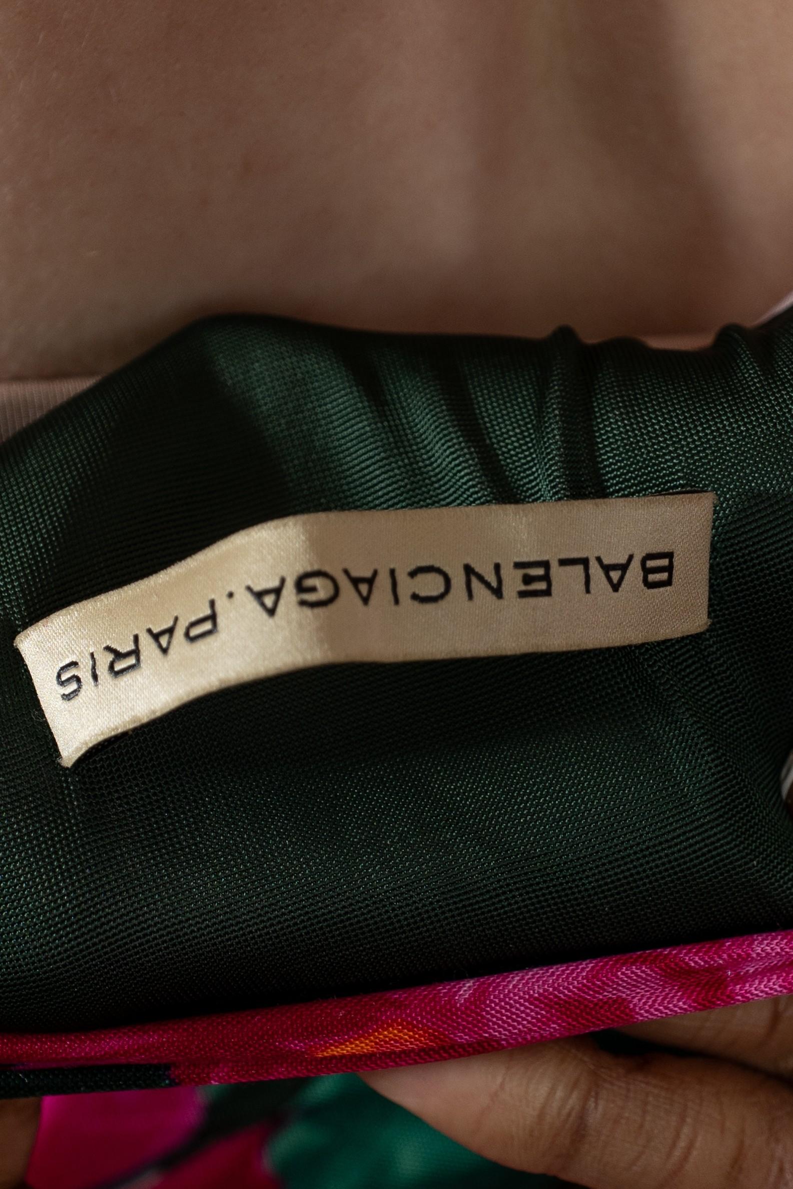 2000S Nicolas Ghesquiere Balenciaga Top en jersey rose vif à fleurs en rayonne mélangée en vente 5