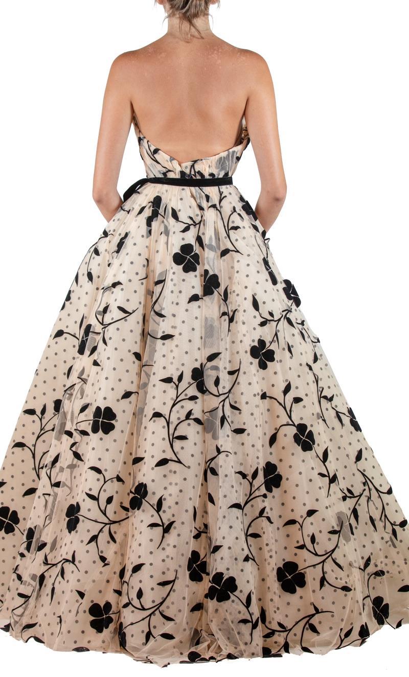 2000S Oscar De La Renta Blush Pink Nylon Tulle Strapless Gown With Black Velvet For Sale 2