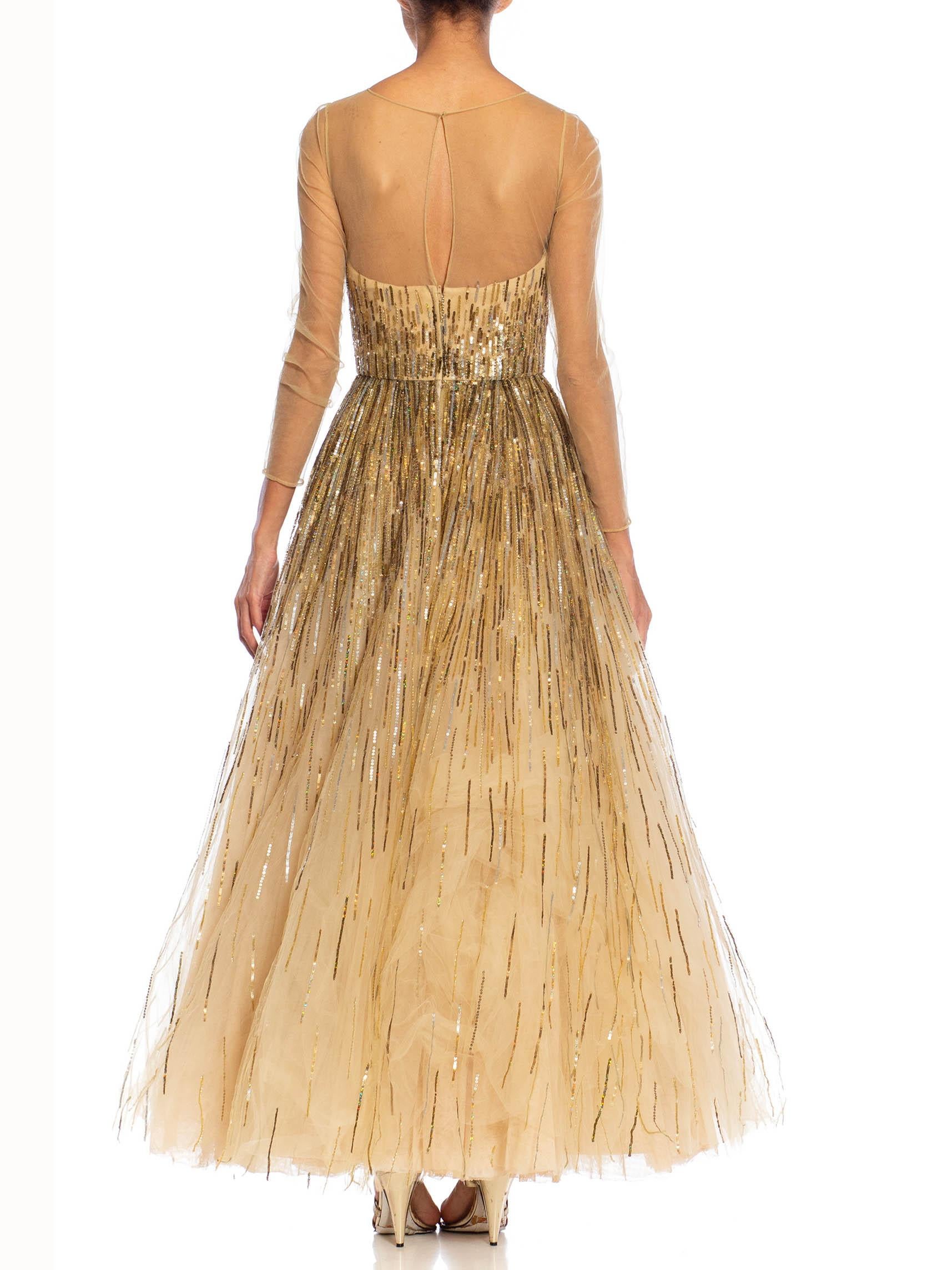 2000S OSCAR DE LA RENTA Champagne Beaded Tulle Gown & Shawl In Excellent Condition For Sale In New York, NY