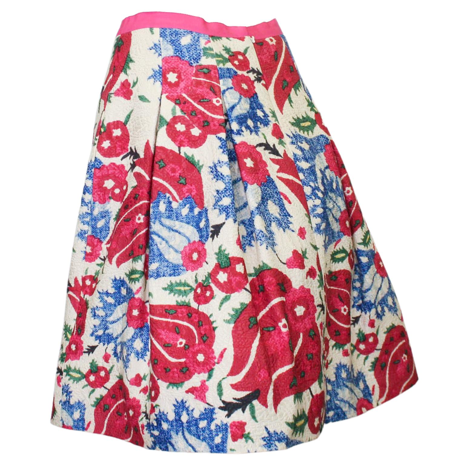 Gray 2000s Oscar de la Renta Red and Blue Floral Print Skirt For Sale