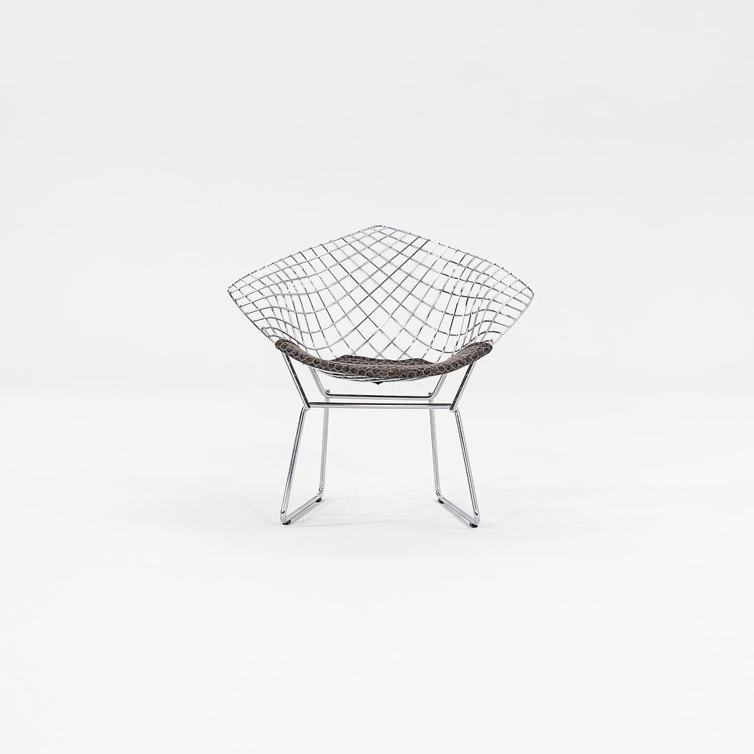 Pareja de tumbonas Harry Bertoia Diamond tamaño infantil c/colchonetas de asiento de los años 2000 Moderno en venta
