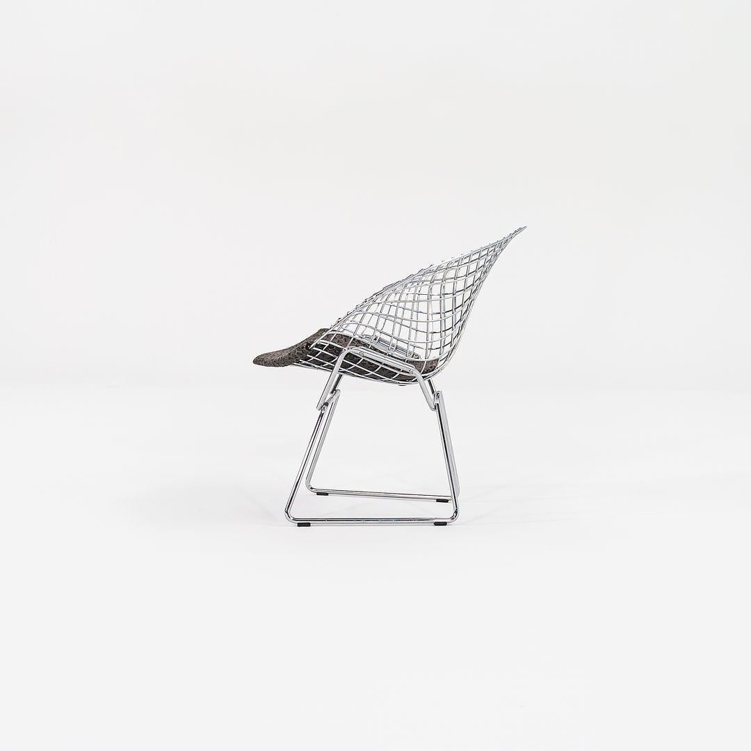 Pareja de tumbonas Harry Bertoia Diamond tamaño infantil c/colchonetas de asiento de los años 2000 Siglo XXI y contemporáneo en venta
