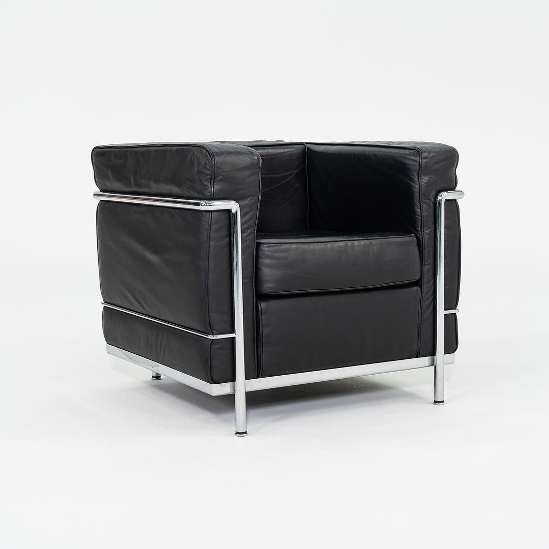 Moderne Paire de chaises longues LC2 Petit Modèle Le Corbusier, Jeanneret, Perriand, années 2000 en vente
