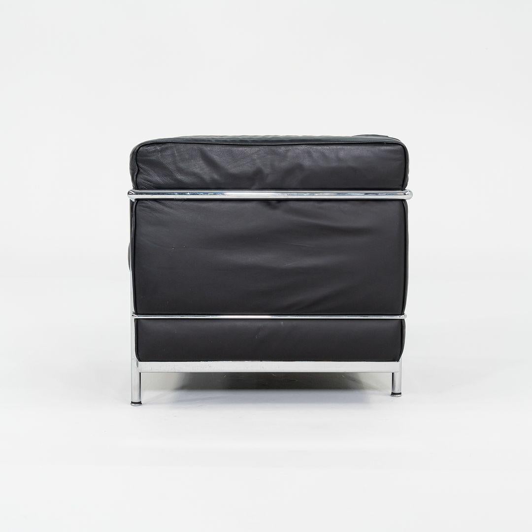 XXIe siècle et contemporain Paire de chaises longues LC2 Petit Modèle Le Corbusier, Jeanneret, Perriand, années 2000 en vente