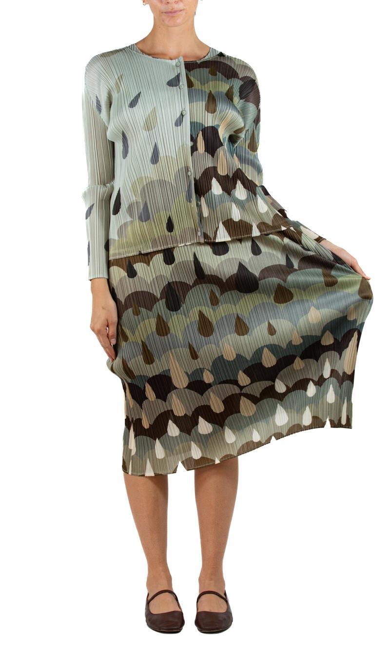 2000S Pleats Please Issey Miyake Vestito con stampa a pioggia in poliestere grigio ostrica e cachemire in vendita 5