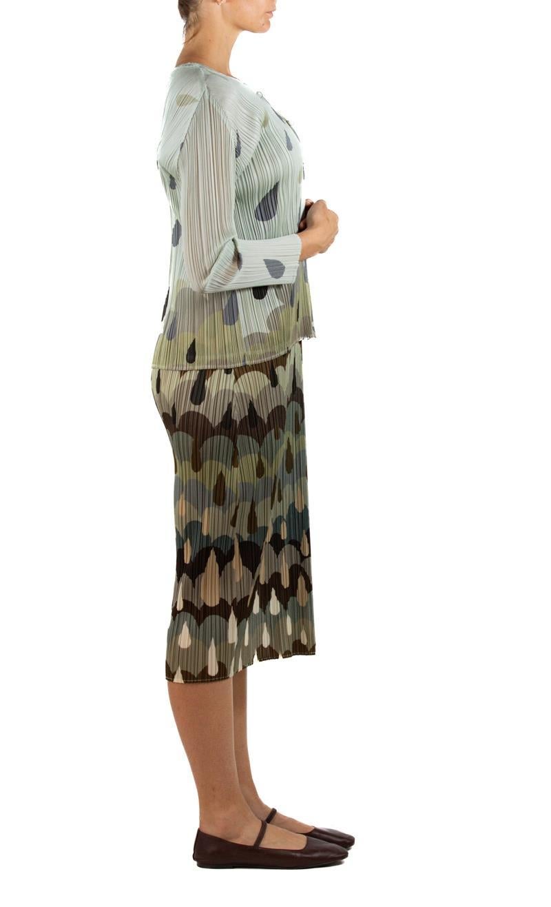 Grigio 2000S Pleats Please Issey Miyake Vestito con stampa a pioggia in poliestere grigio ostrica e cachemire in vendita
