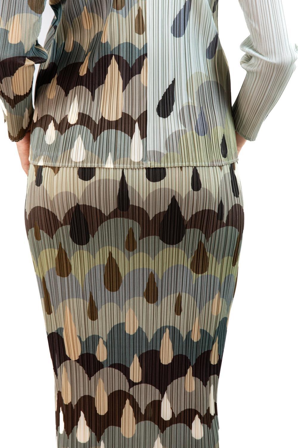 2000S Pleats Please Issey Miyake Vestito con stampa a pioggia in poliestere grigio ostrica e cachemire in vendita 3