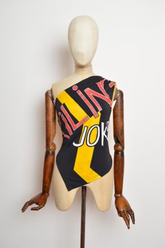 2000 Plein Sud Top asimmetrico monospalla giallo con slogan - T-shirt