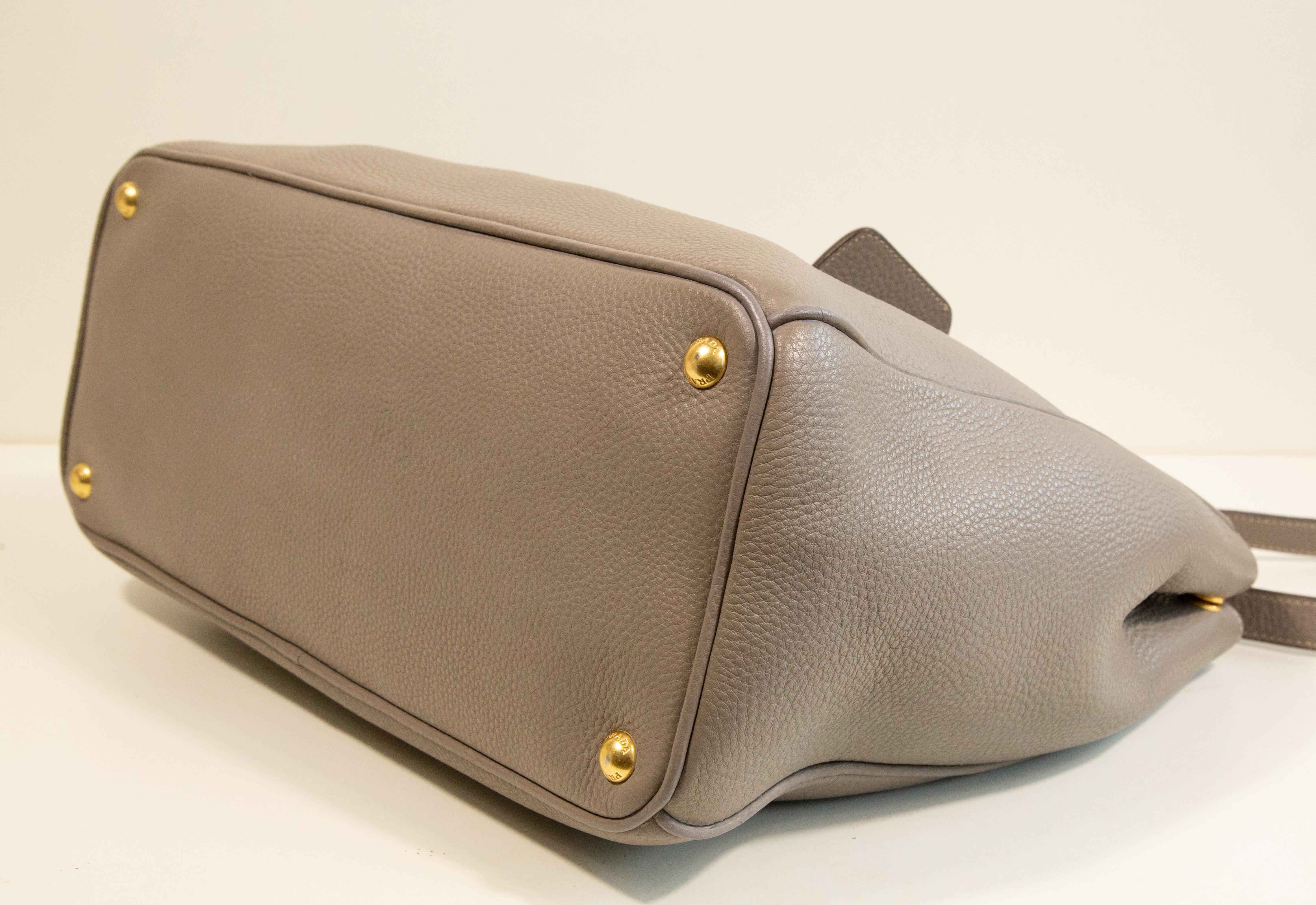 2000s Prada 2 Way Top Handle/Shoulder Bag in Gray Leather For Sale 5