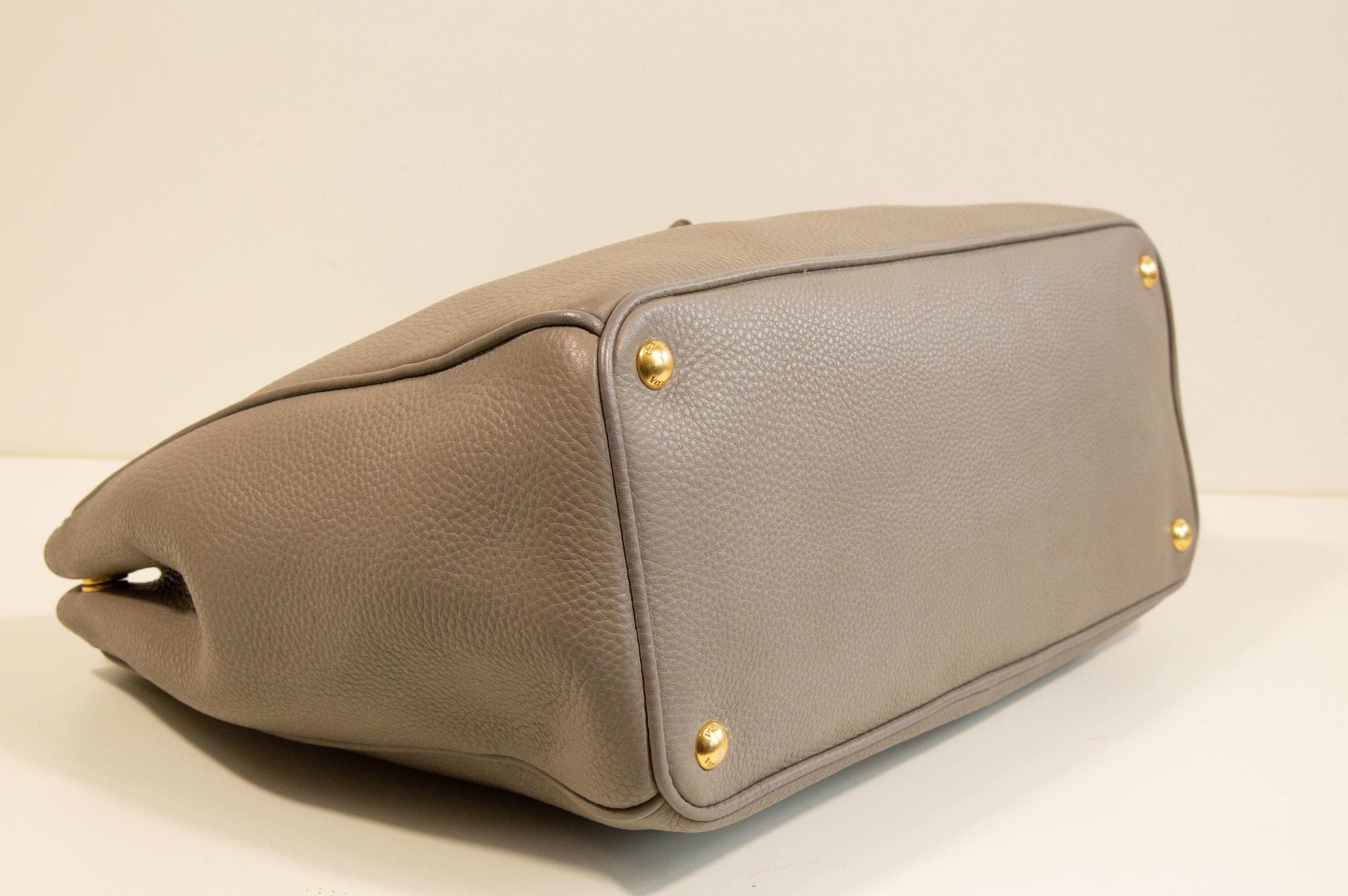 2000s Prada 2 Way Top Handle/Shoulder Bag in Gray Leather For Sale 3