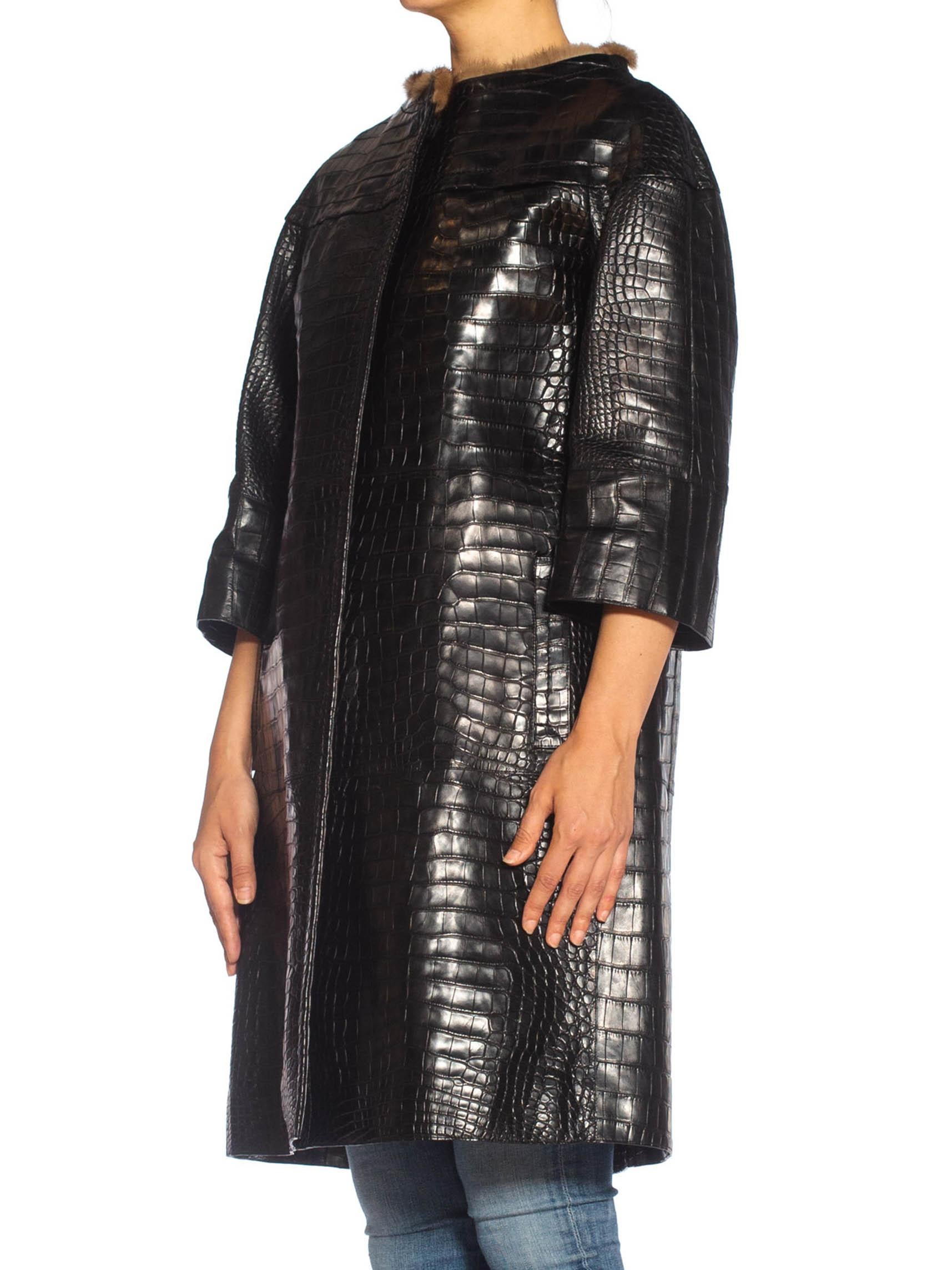 PRADA Manteau droit en cuir d'alligator noir des années 60 avec bordure en vison, années 2000 Excellent état - En vente à New York, NY