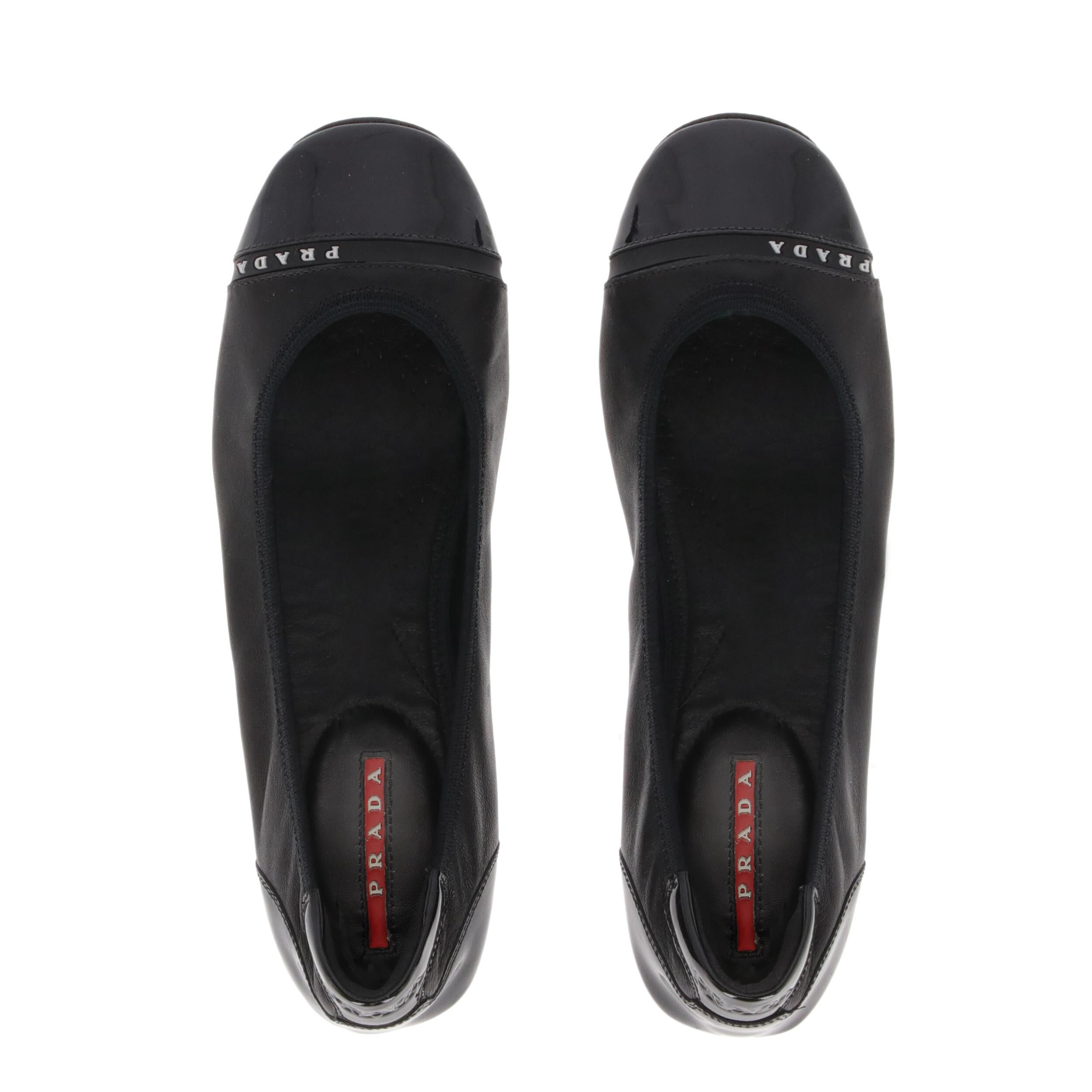 Women's 2000s Prada Black Leather Ballet Flats