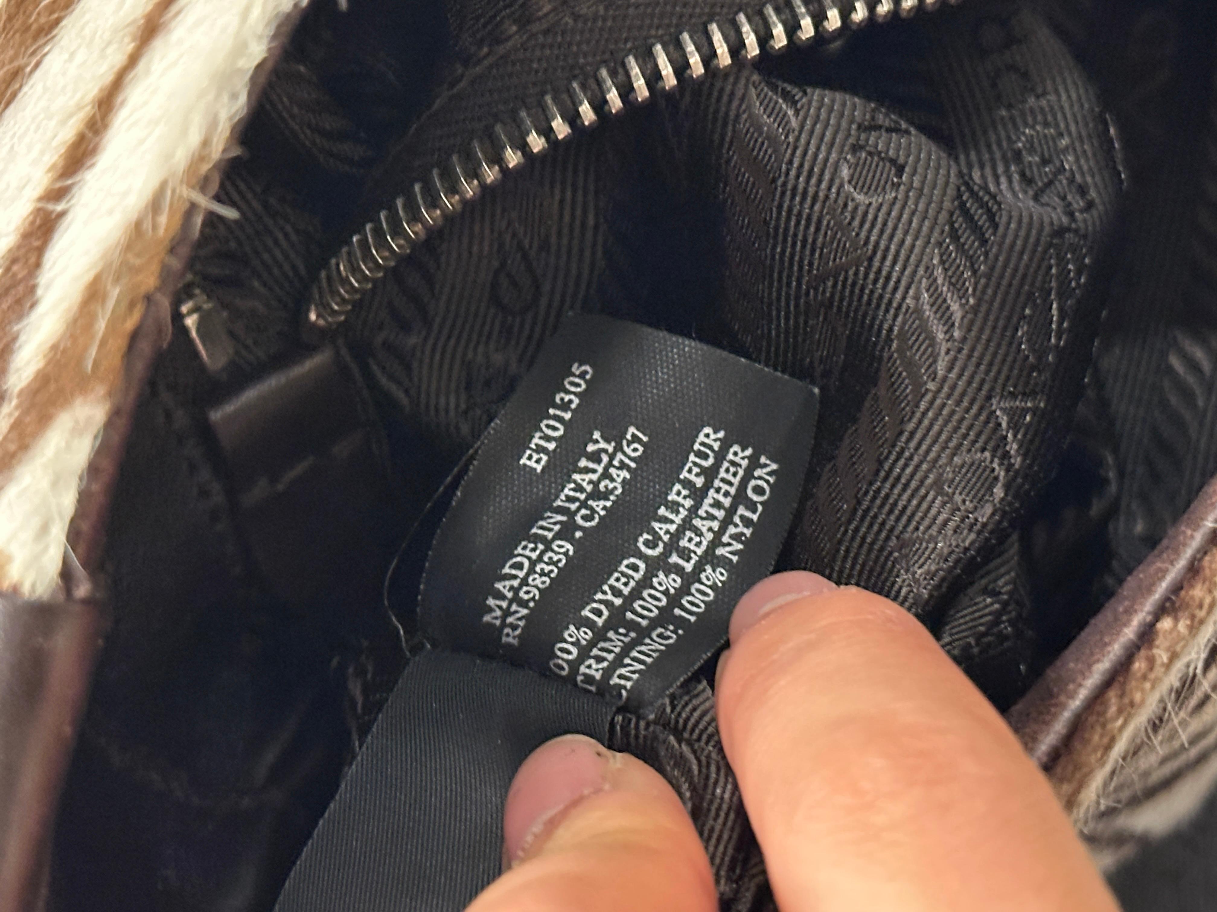 2000s Prada borsa a spalla in cavallino zebrato con inserti in pelle in vendita 9