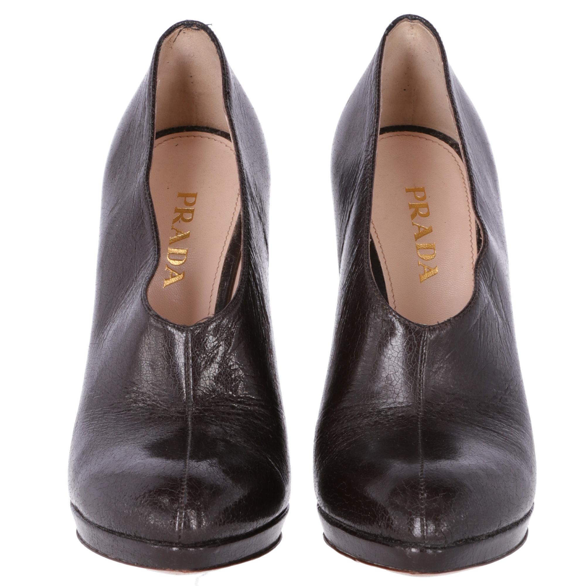 2000s Prada Brown Leather Pumps In Good Condition In Lugo (RA), IT