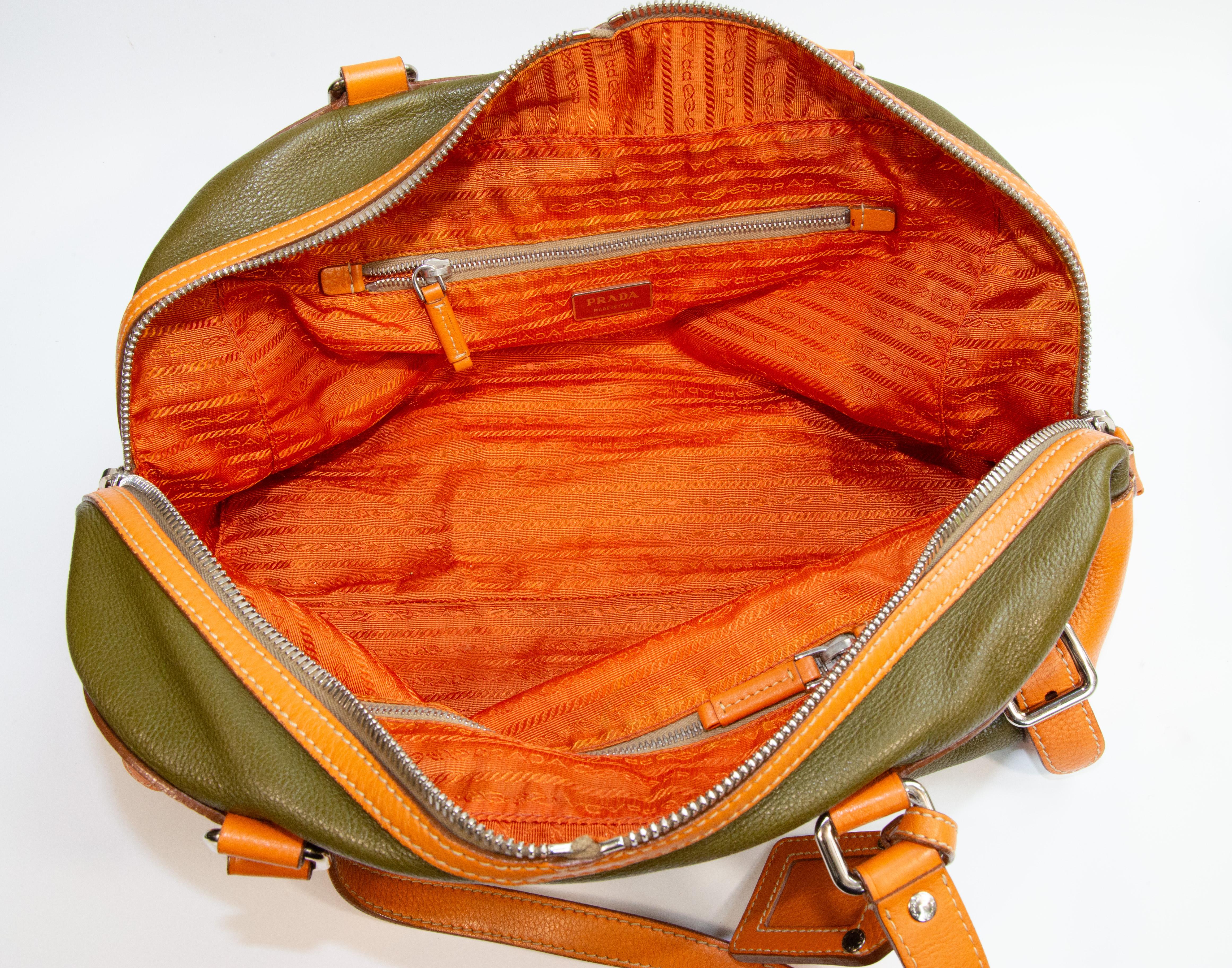 2000s Prada Green and Orange Leather Shoulder Bag For Sale 7