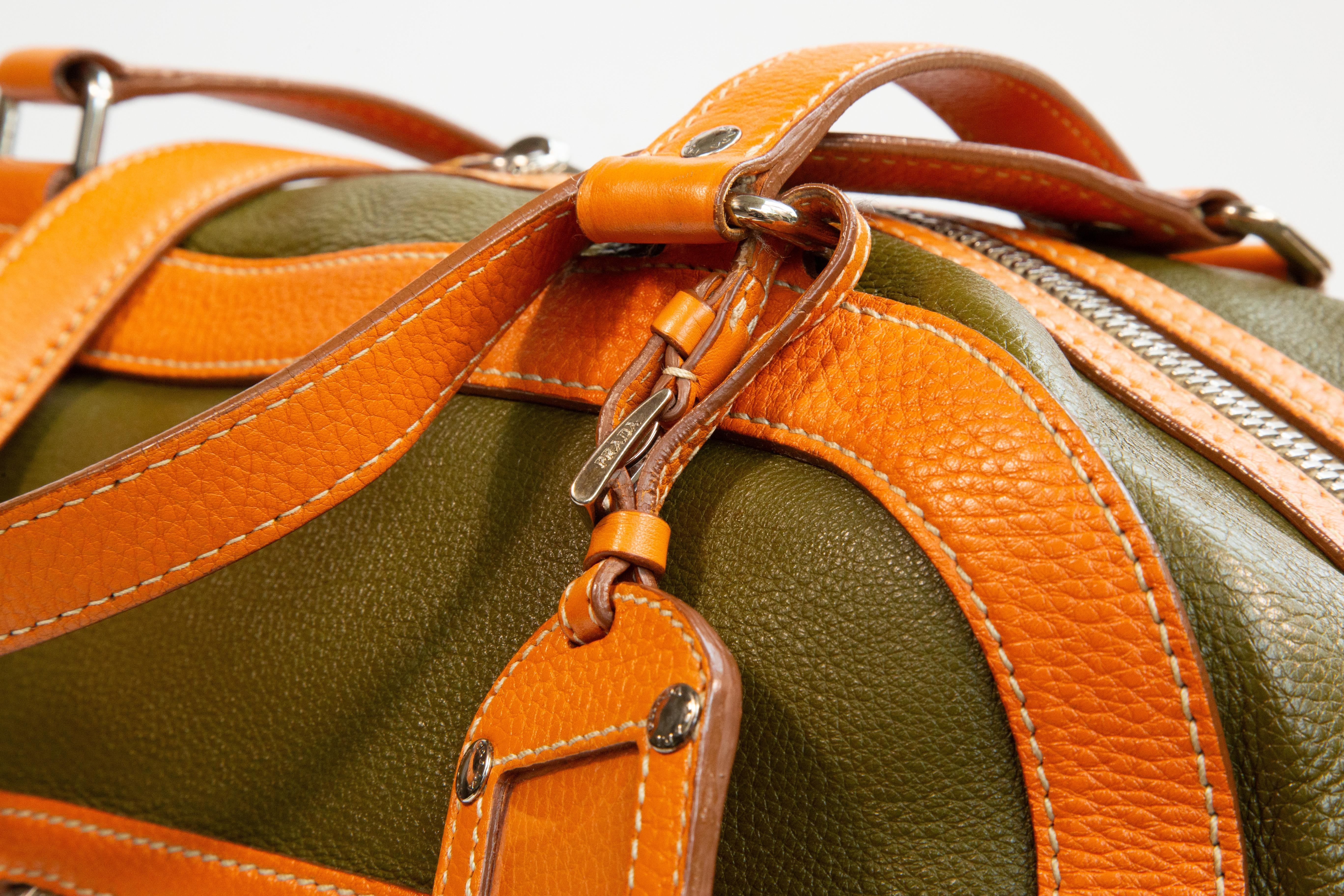2000s Prada Green and Orange Leather Shoulder Bag For Sale 2