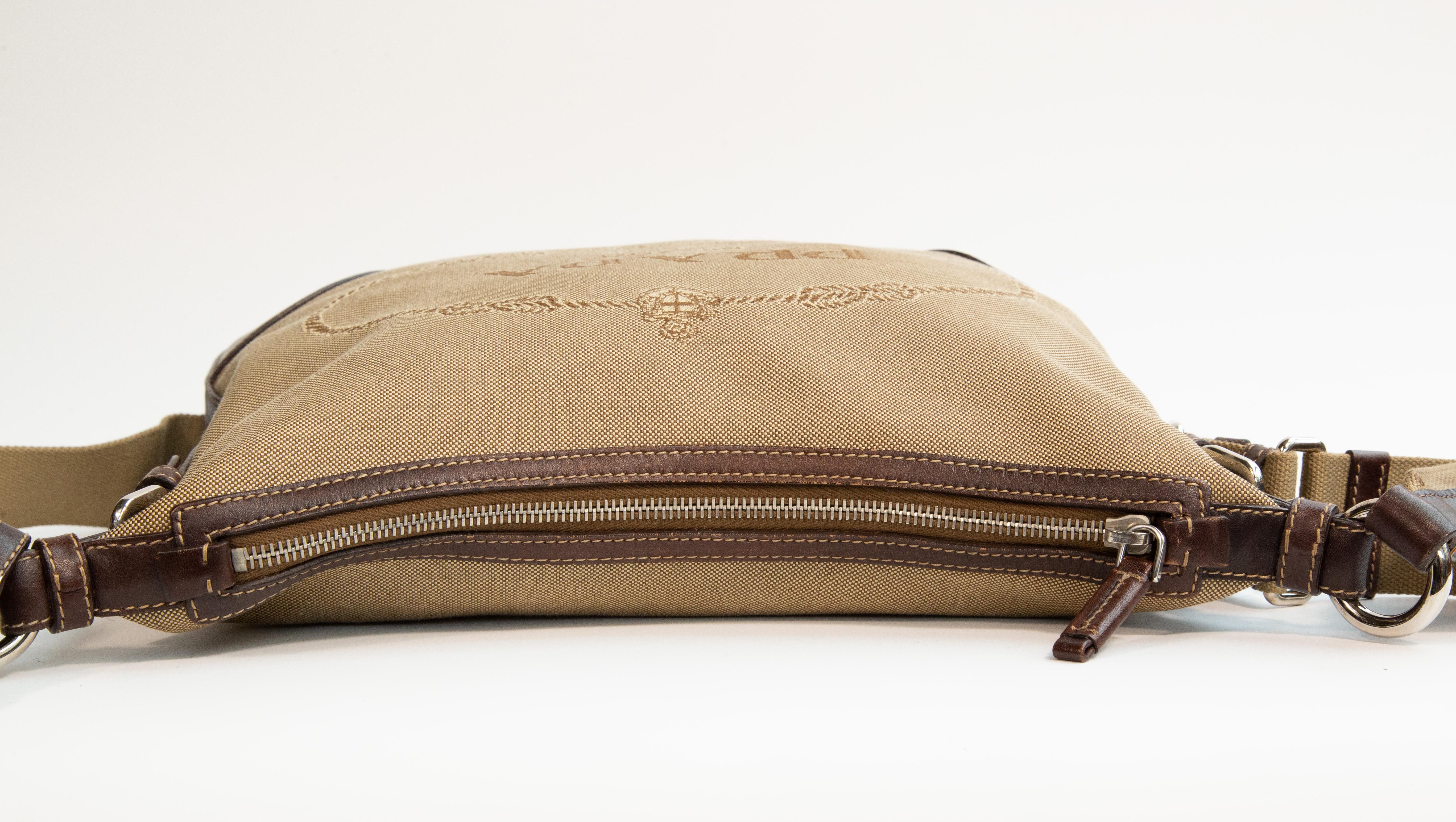 Borsa a tracolla in pelle e Jaquard di Prada degli anni 2000 in vendita 9