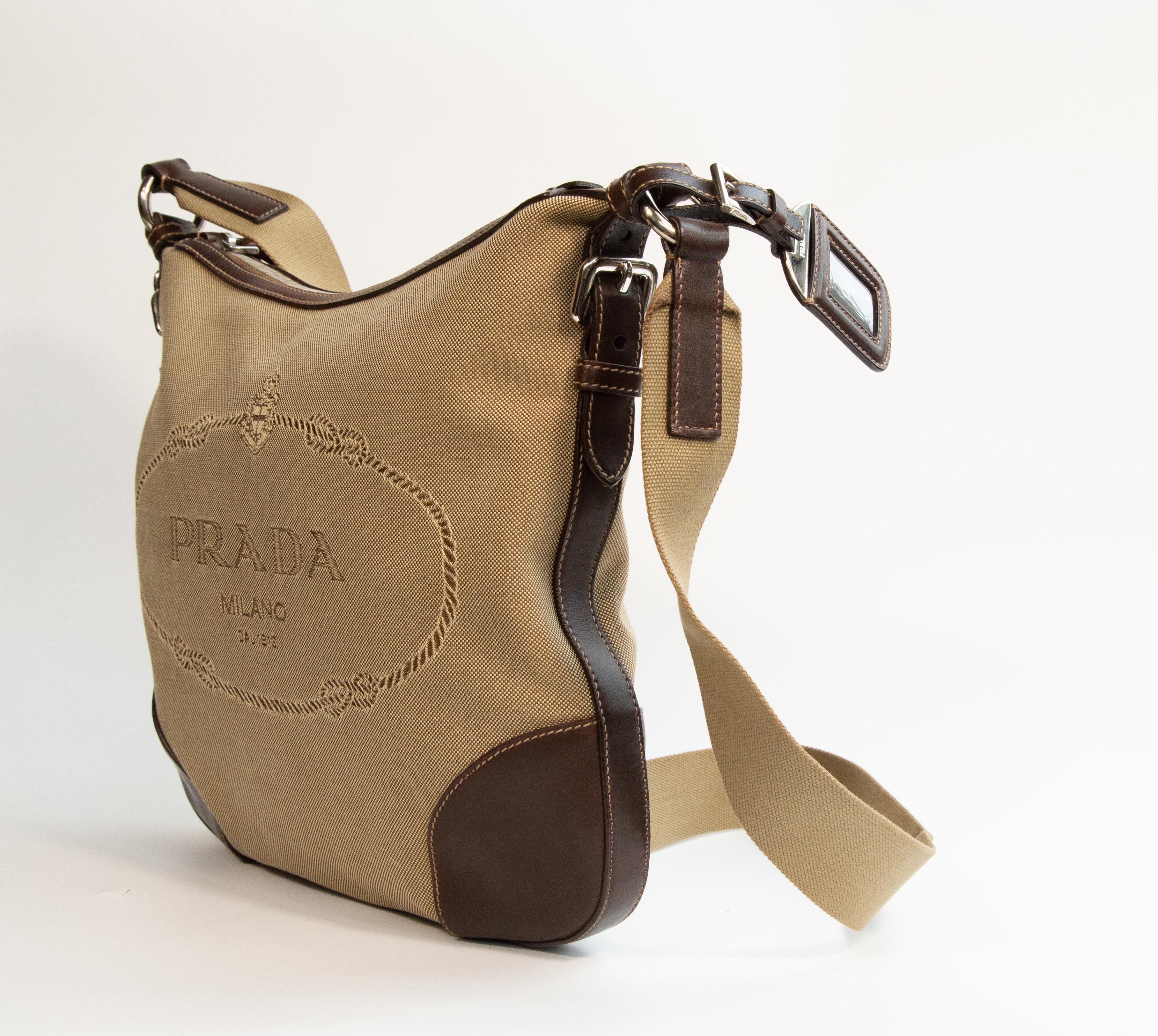 Borsa a tracolla in pelle e Jaquard di Prada degli anni 2000 in vendita 3